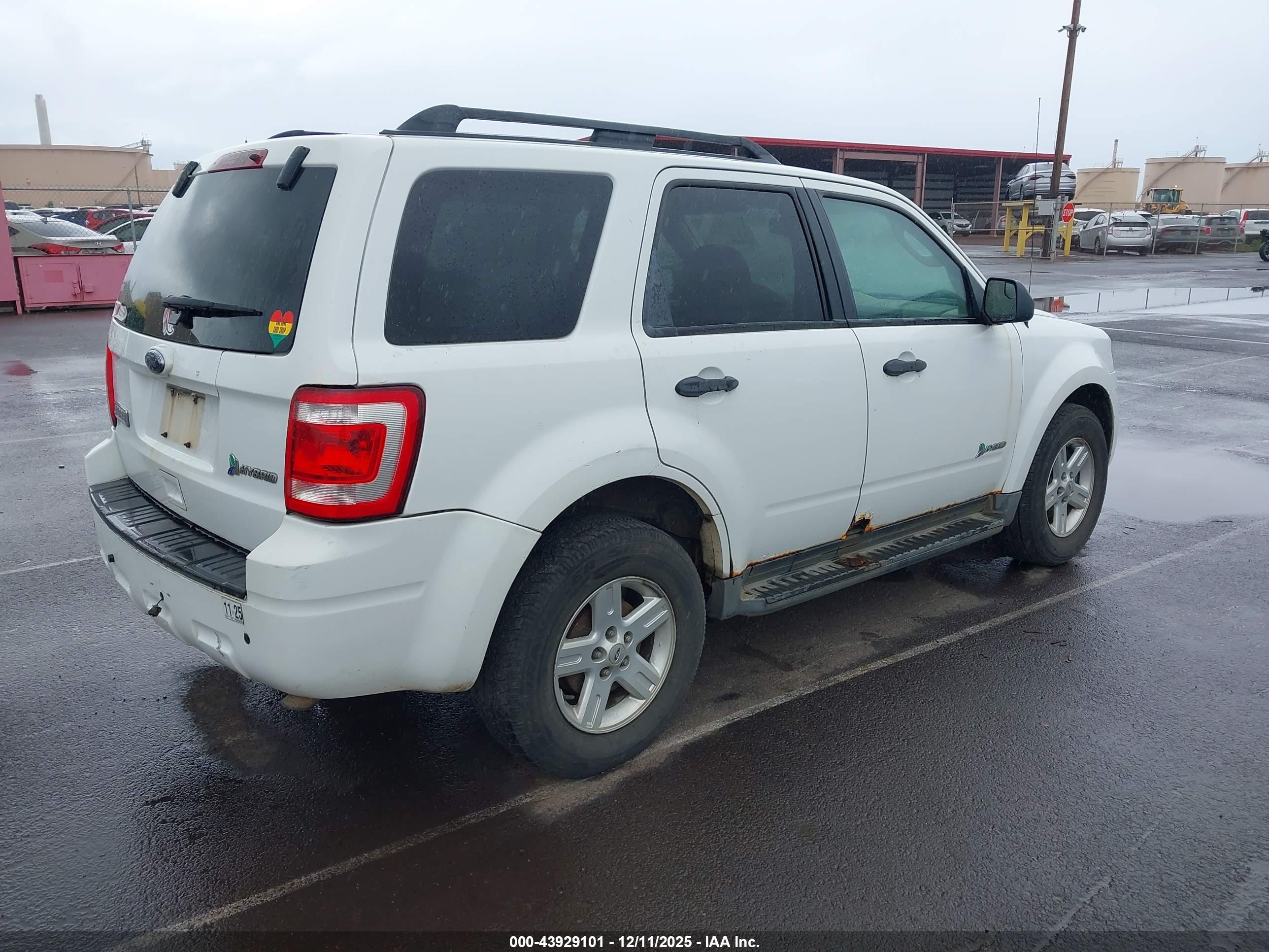 FORD ESCAPE image 4