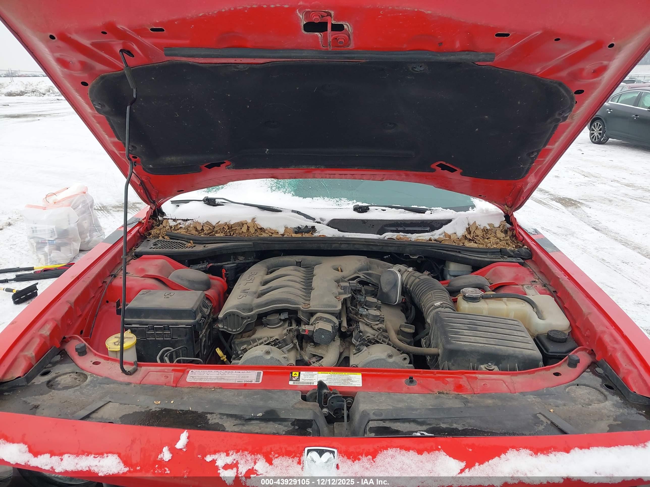 DODGE CHALLENGER image 10