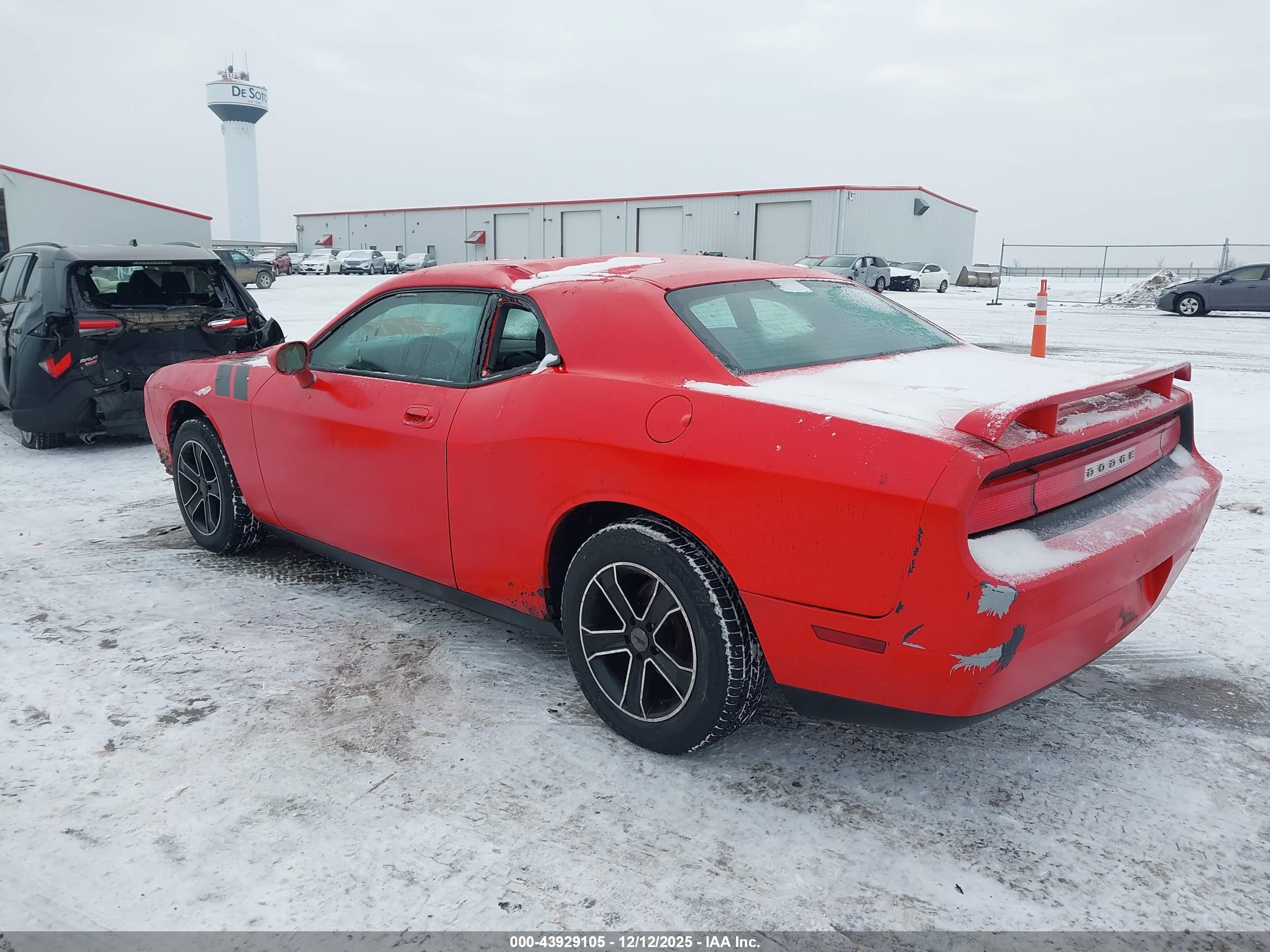 DODGE CHALLENGER image 3
