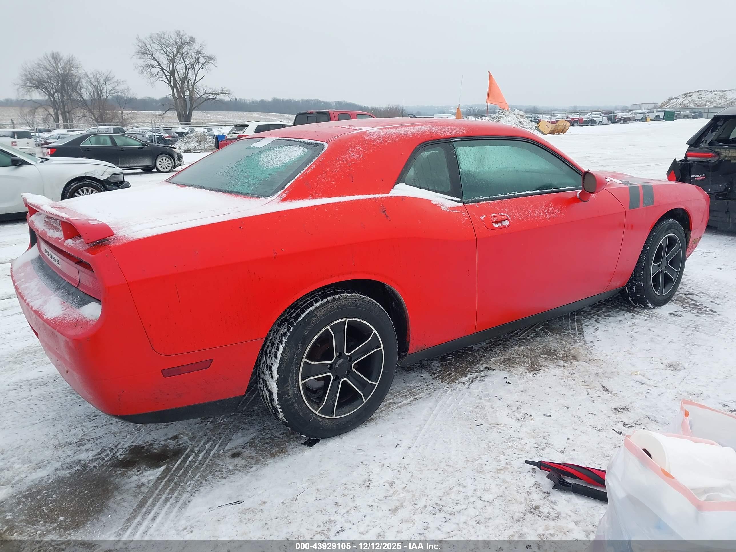 DODGE CHALLENGER image 4