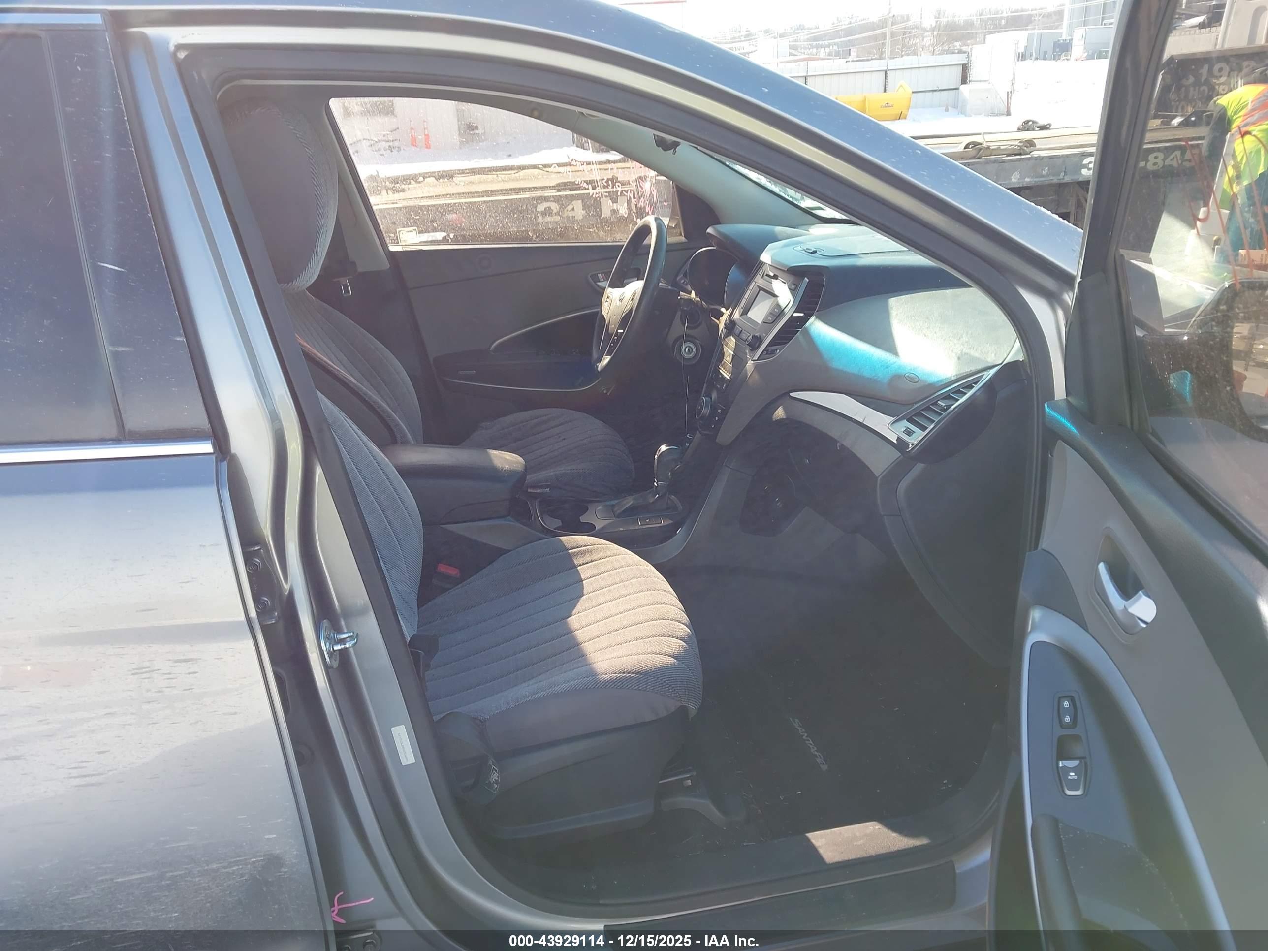 HYUNDAI SANTA image 5