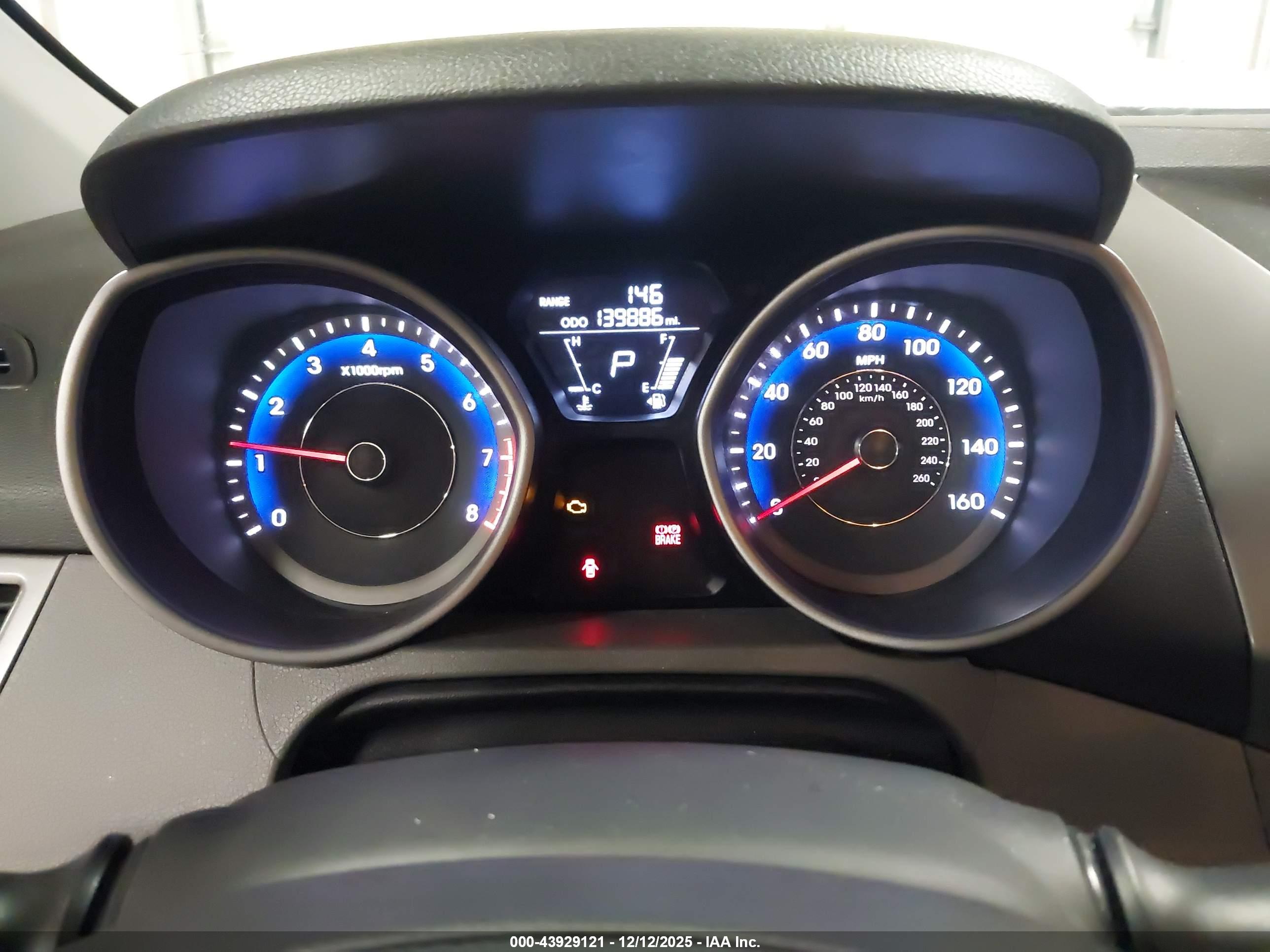 HYUNDAI ELANTRA image 7