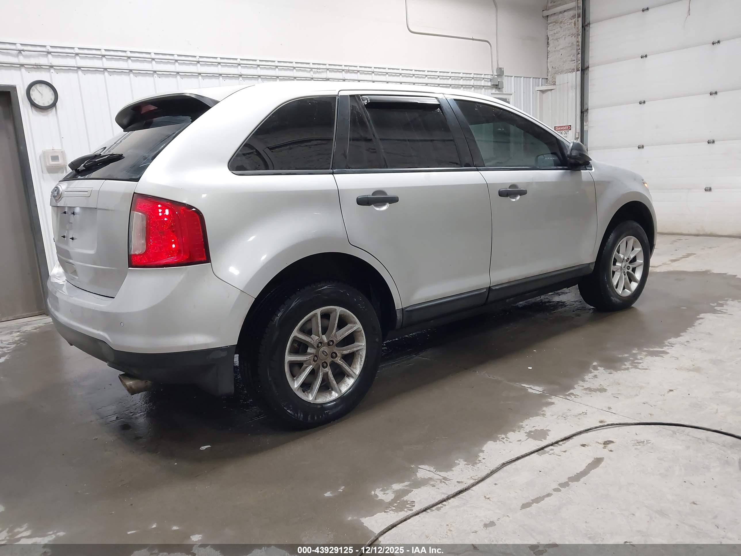 FORD EDGE image 4