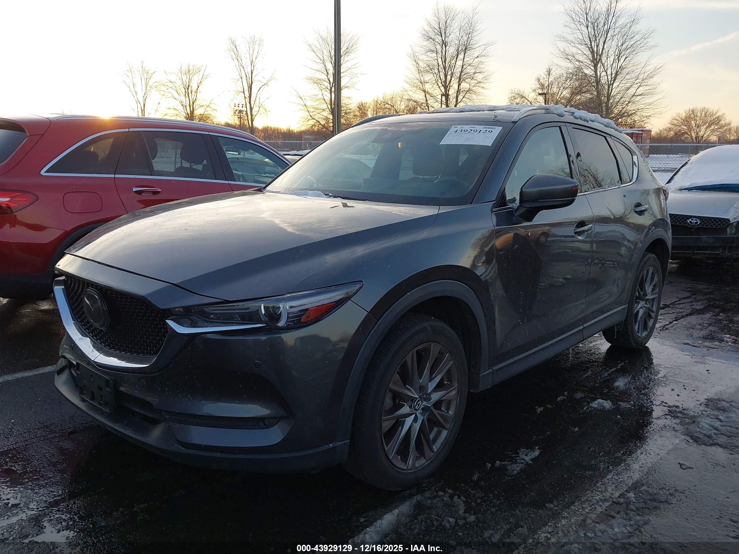 MAZDA CX-5 image 2