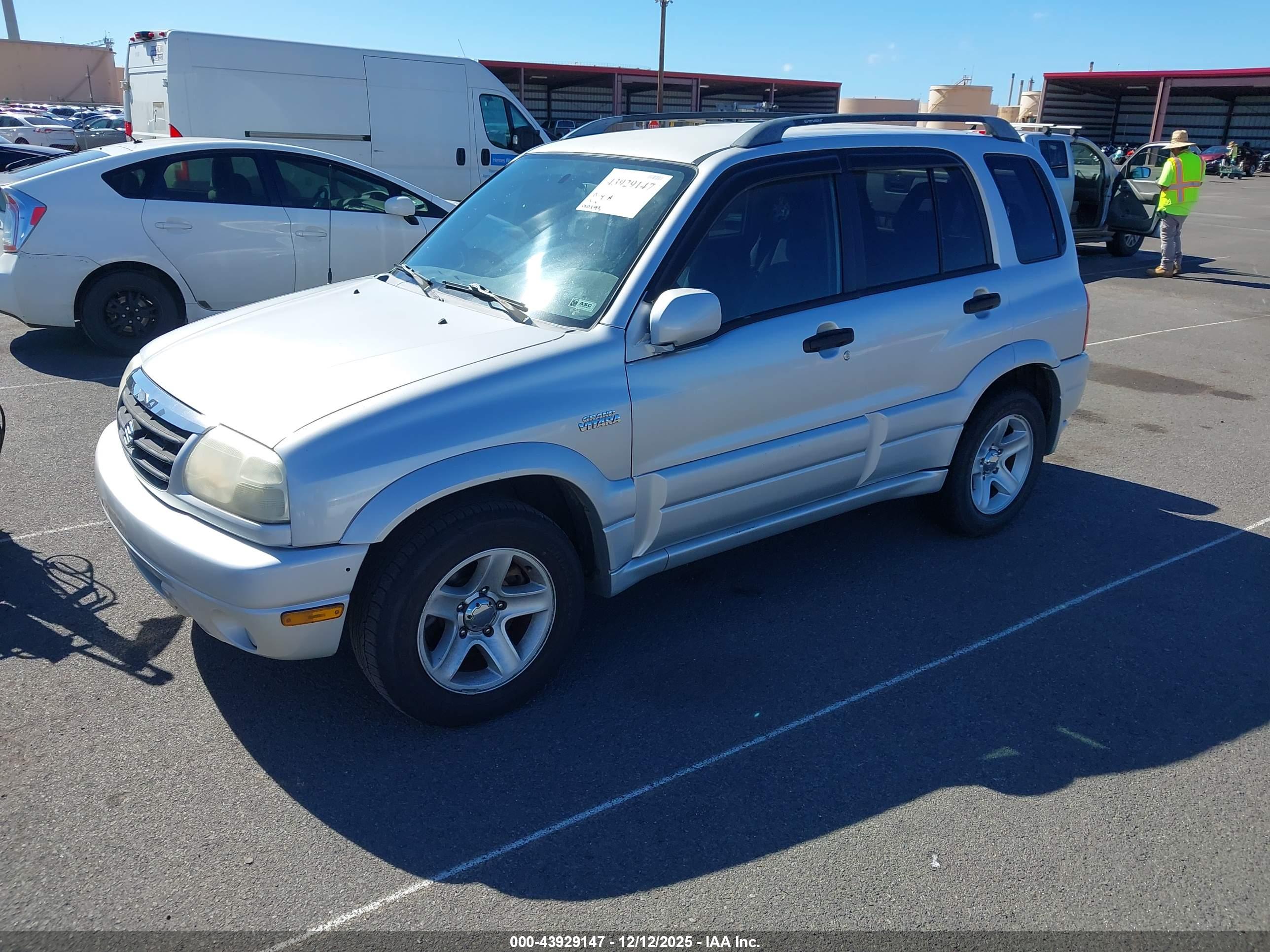 SUZUKI GRAND image 2
