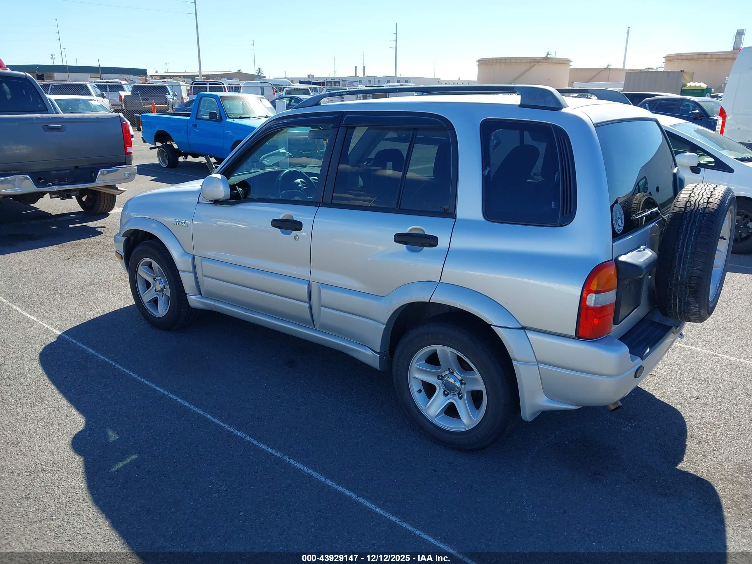 SUZUKI GRAND image 3
