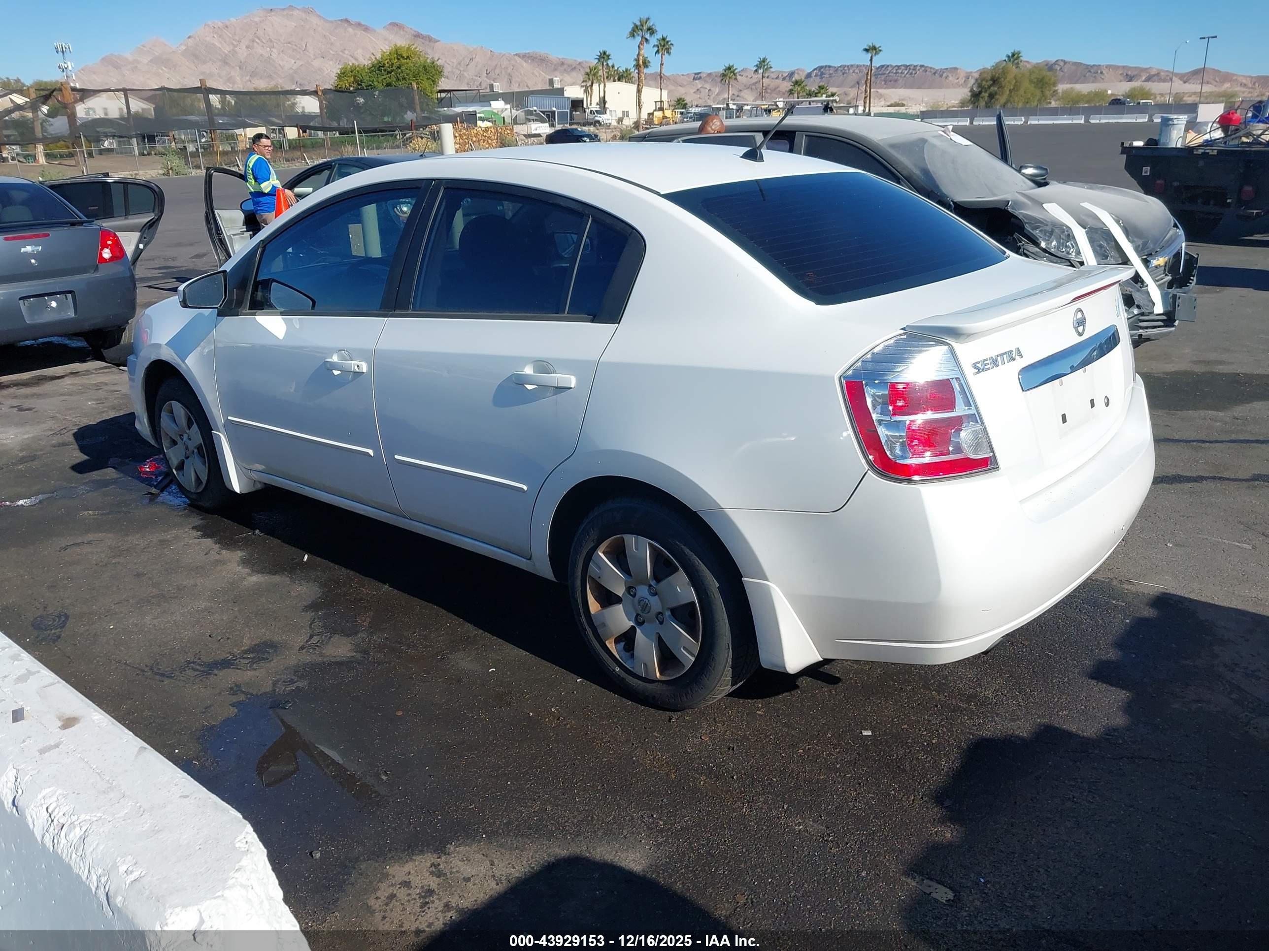 NISSAN SENTRA image 3