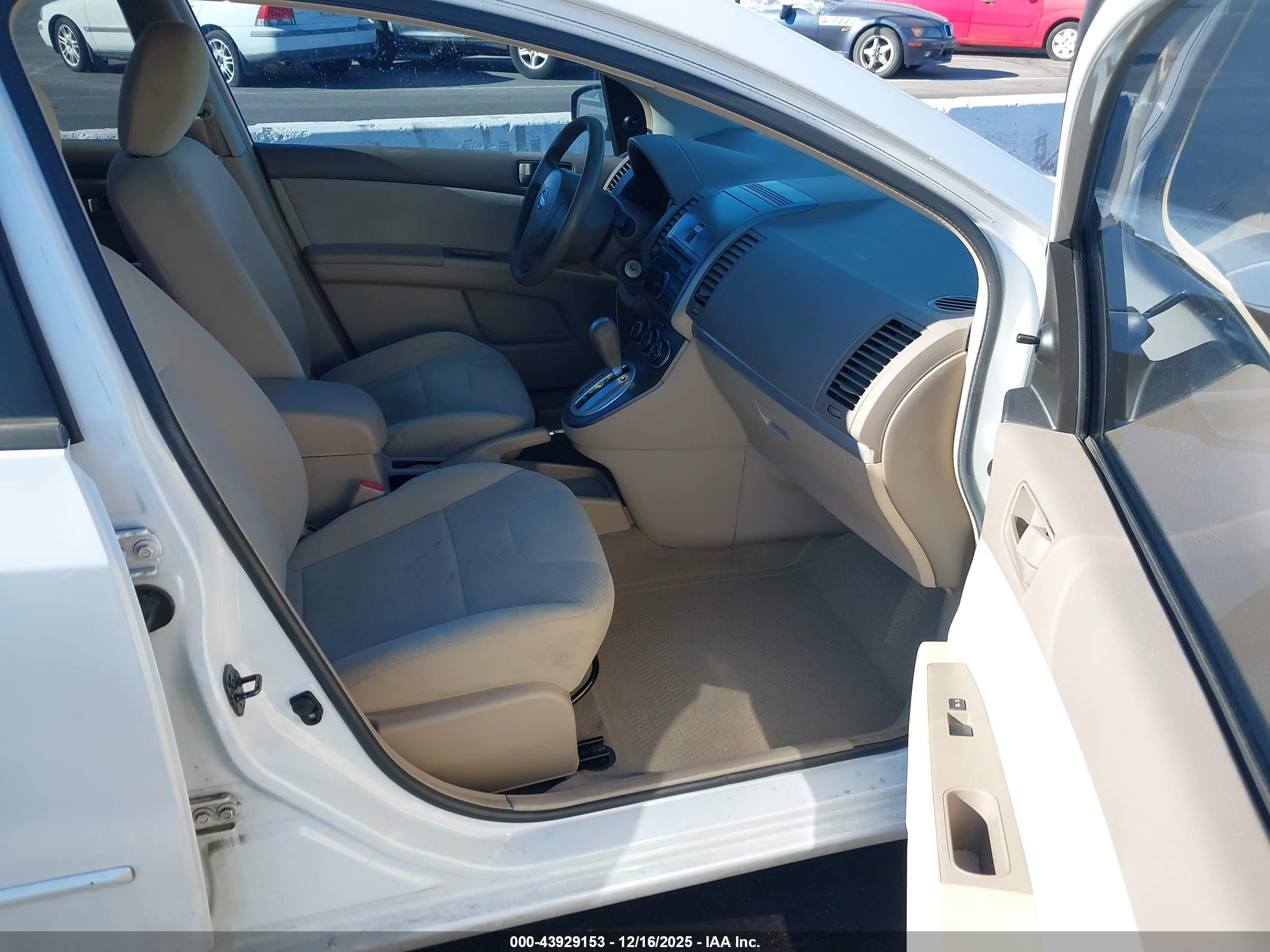 NISSAN SENTRA image 5