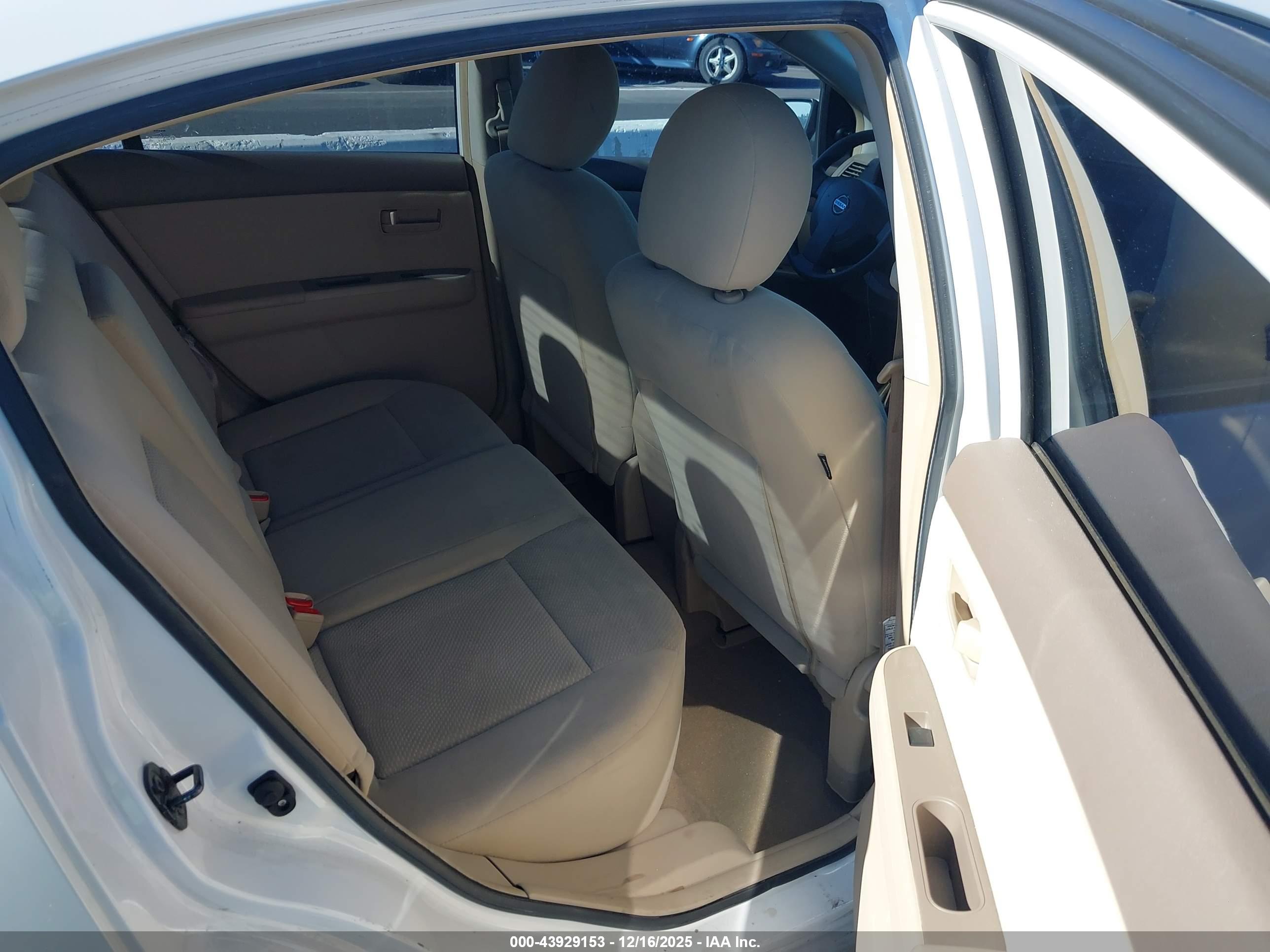 NISSAN SENTRA image 8