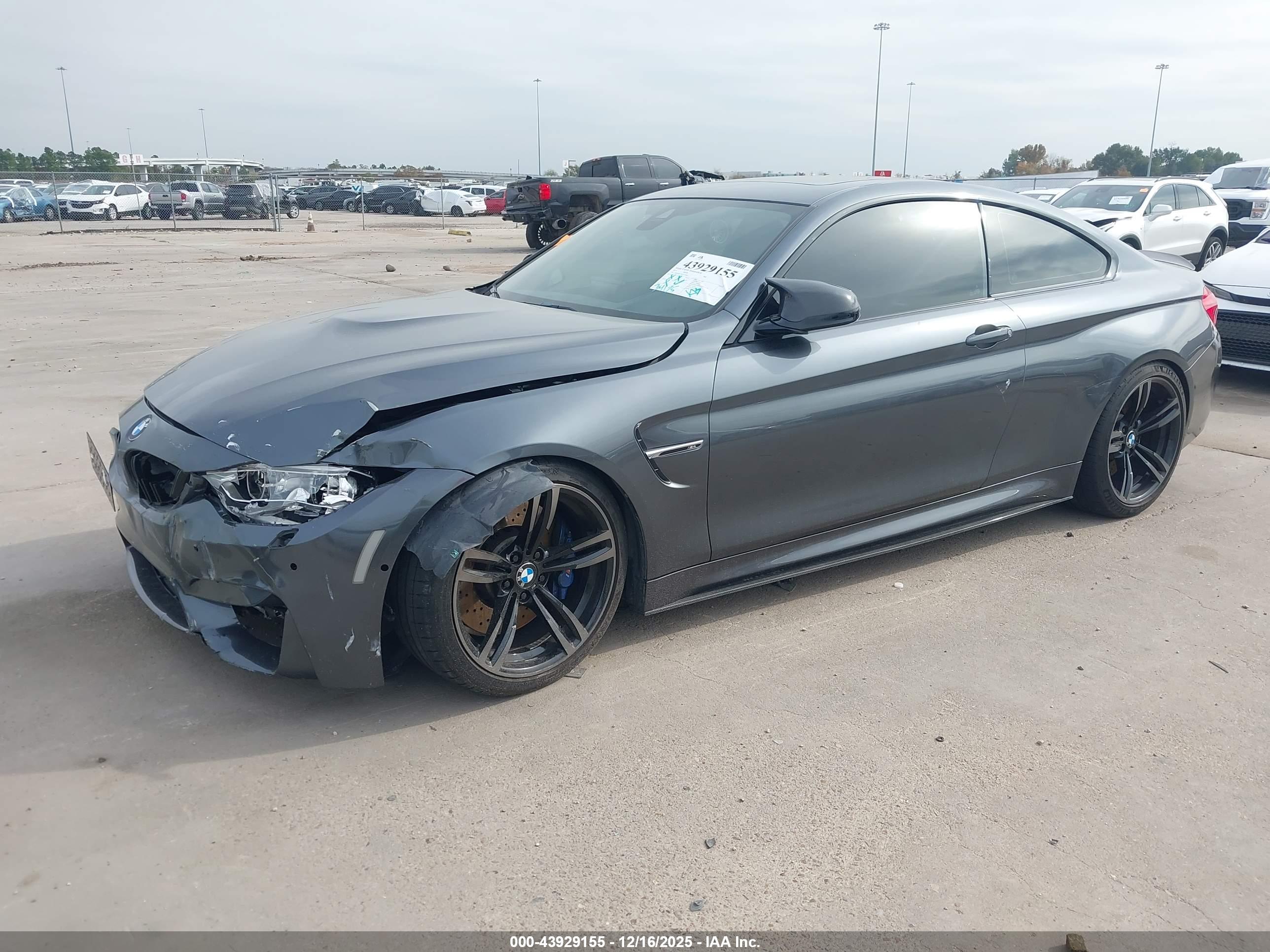 BMW M4 image 2