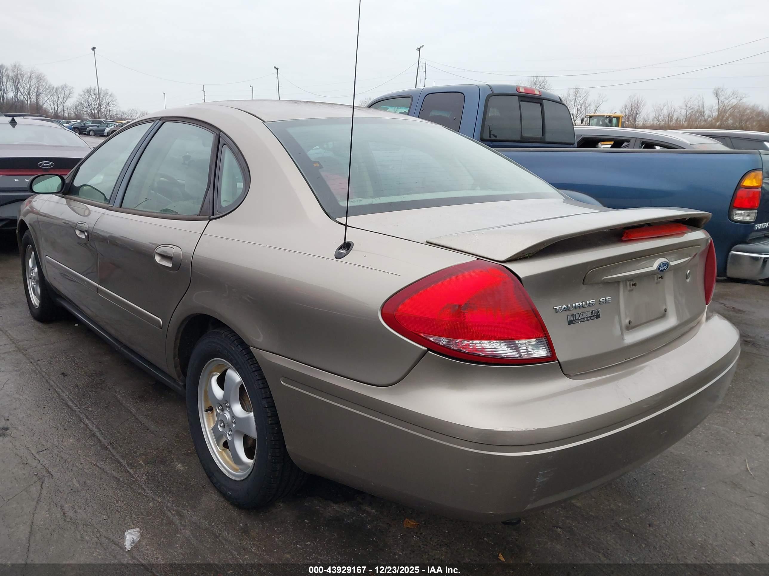 FORD TAURUS image 3