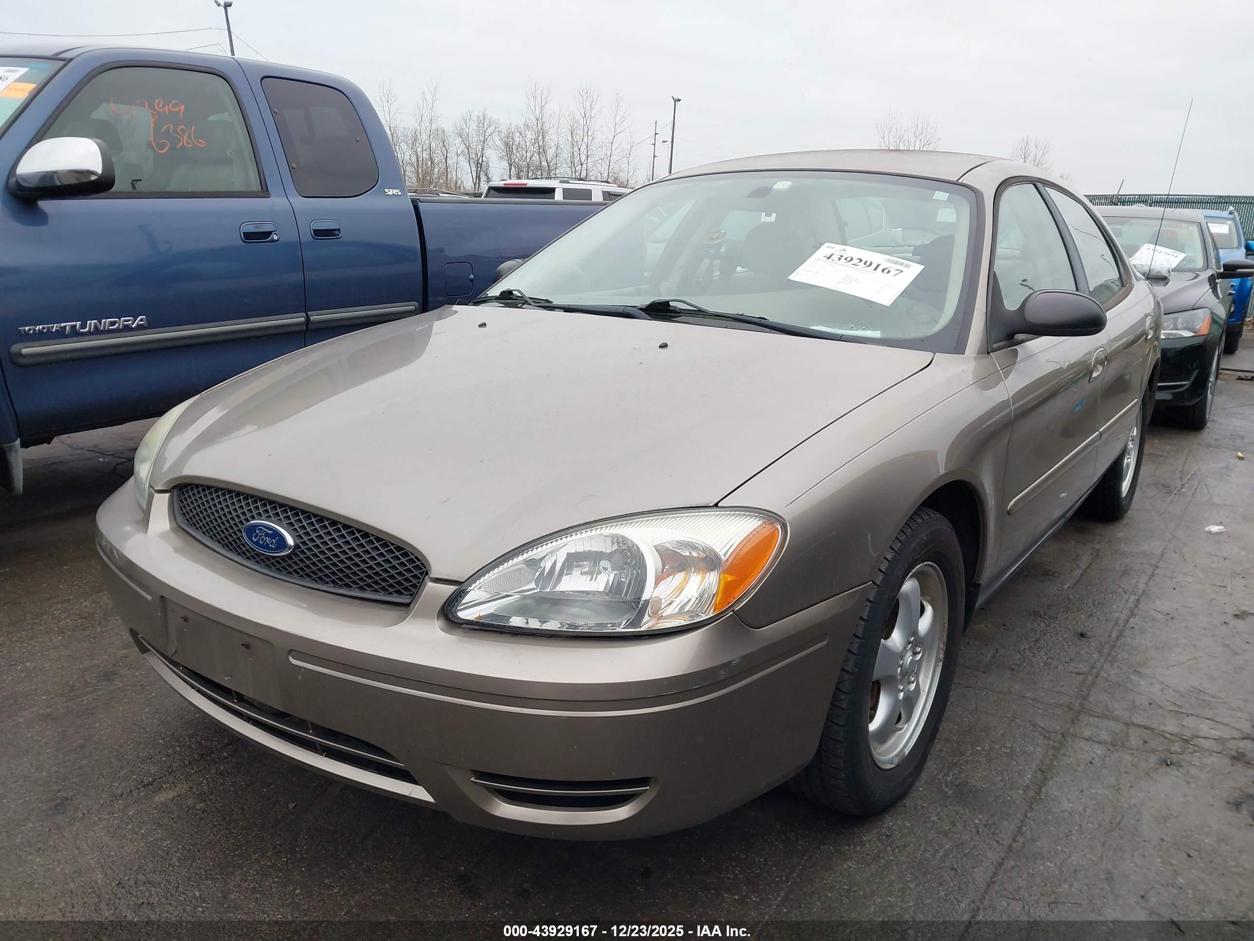 FORD TAURUS image 6