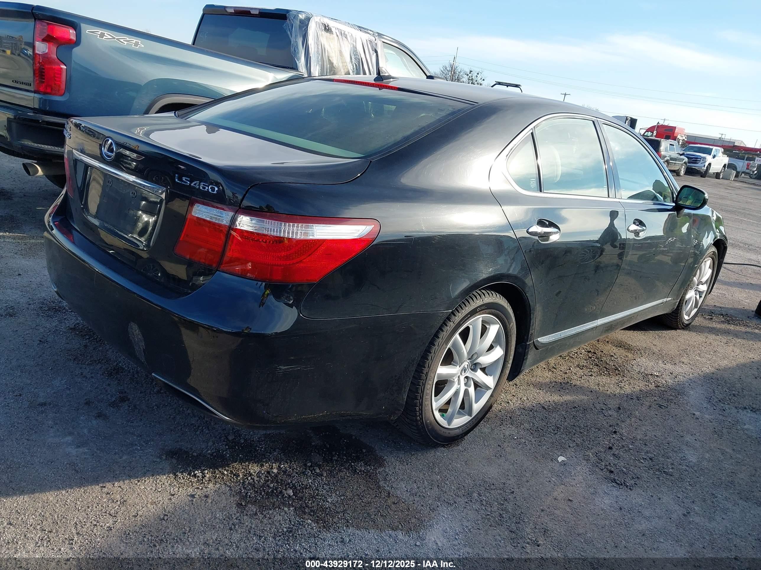 LEXUS LS image 4
