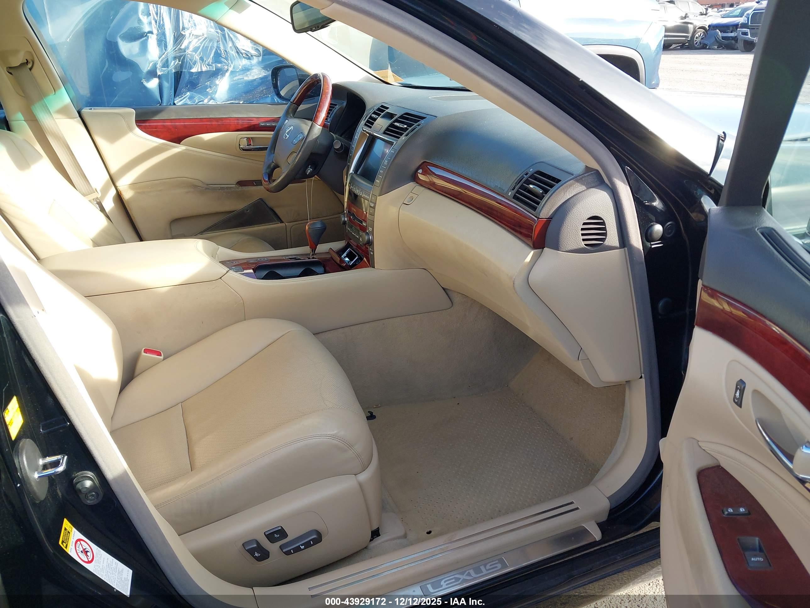 LEXUS LS image 5
