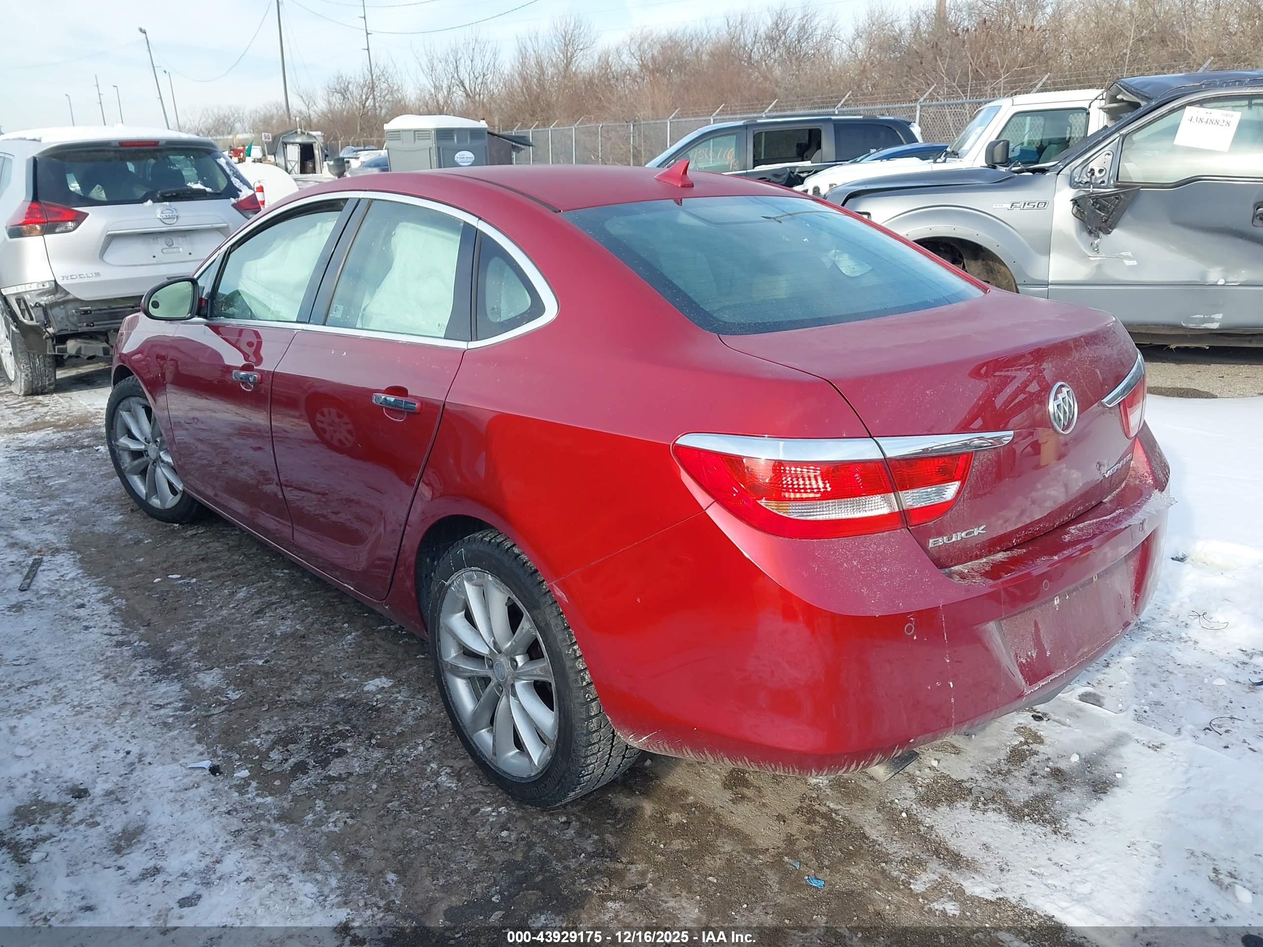 BUICK VERANO image 3