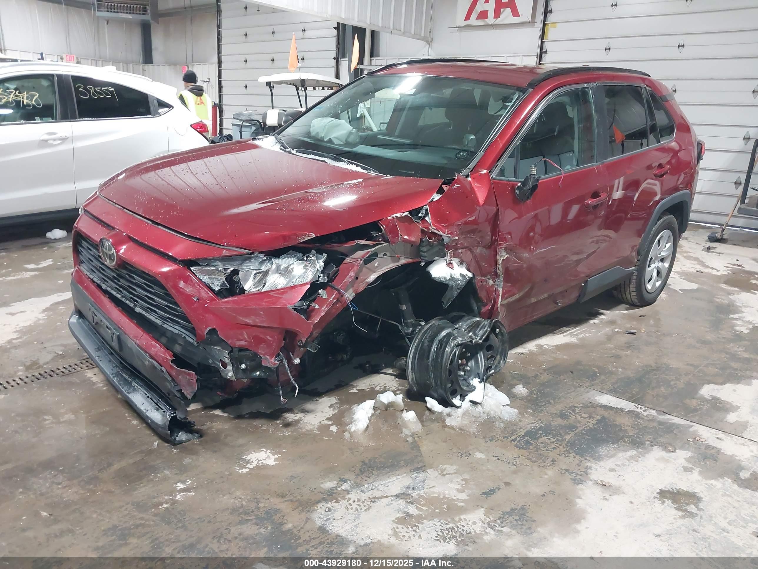 TOYOTA RAV4 image 2