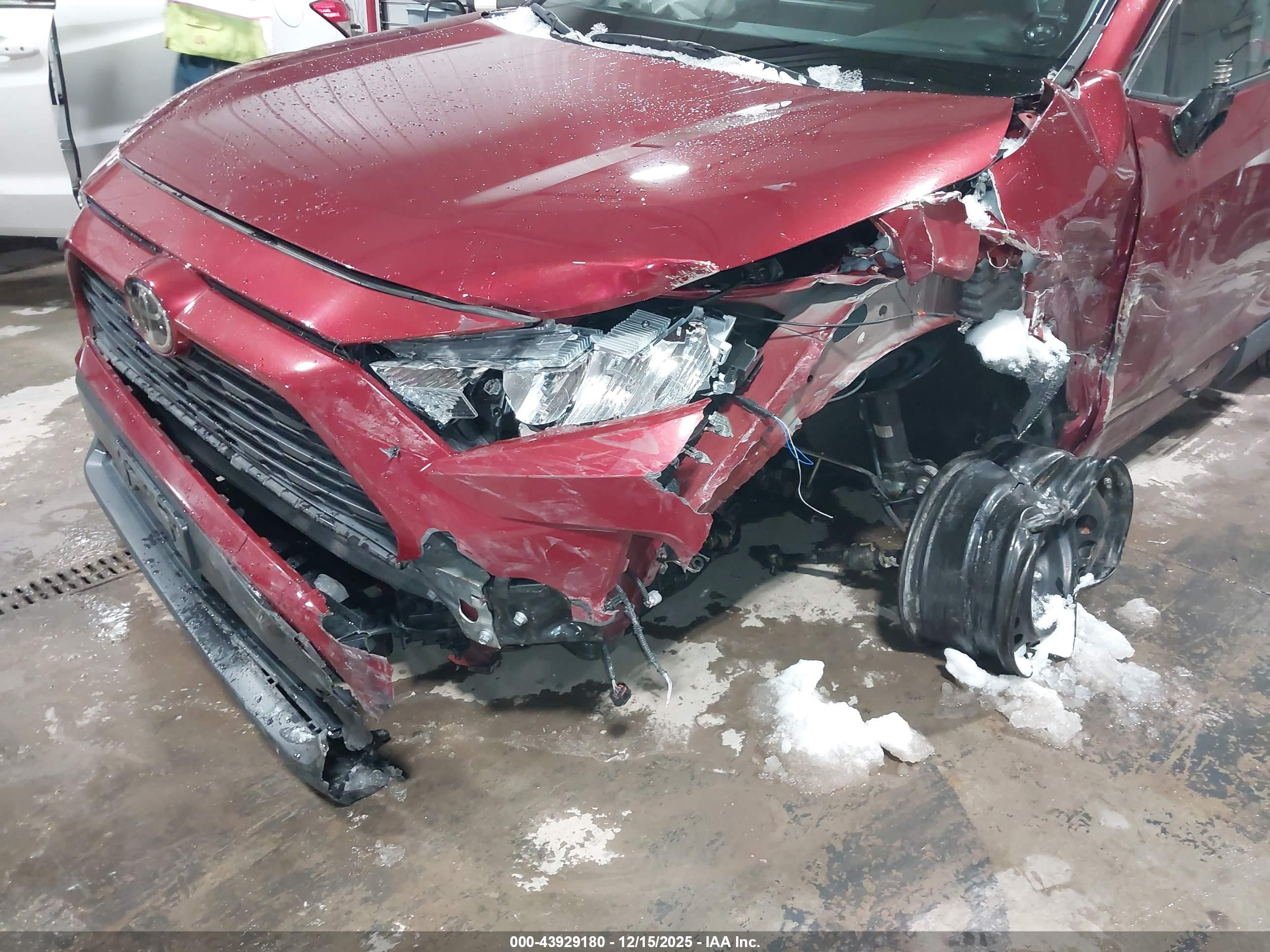 TOYOTA RAV4 image 6