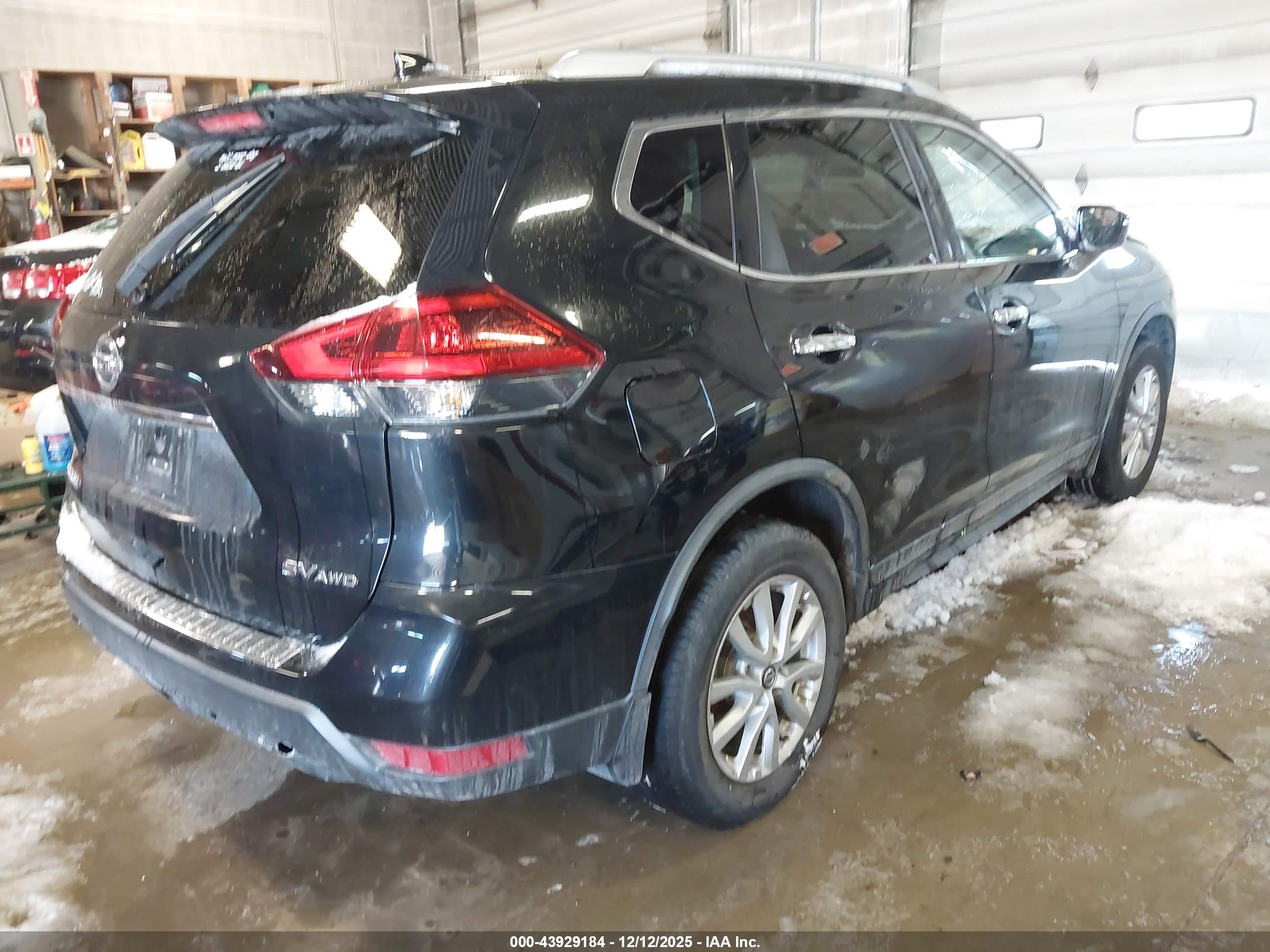 NISSAN ROGUE image 4