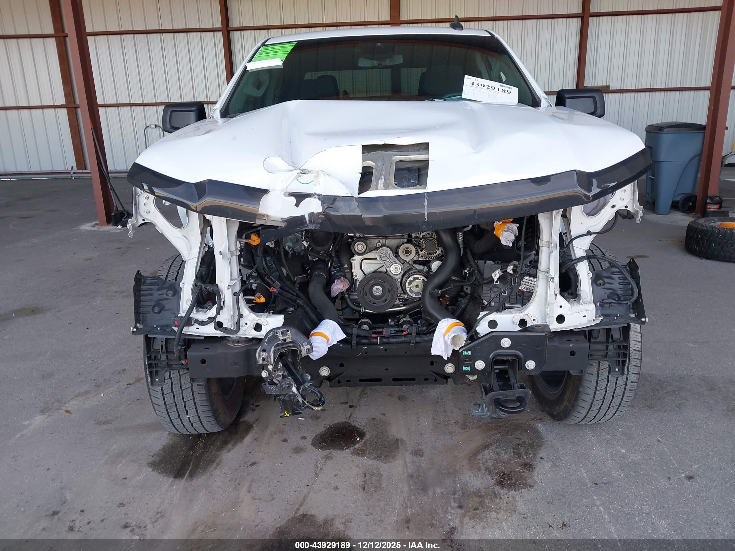 CHEVROLET SILVERADO image 6