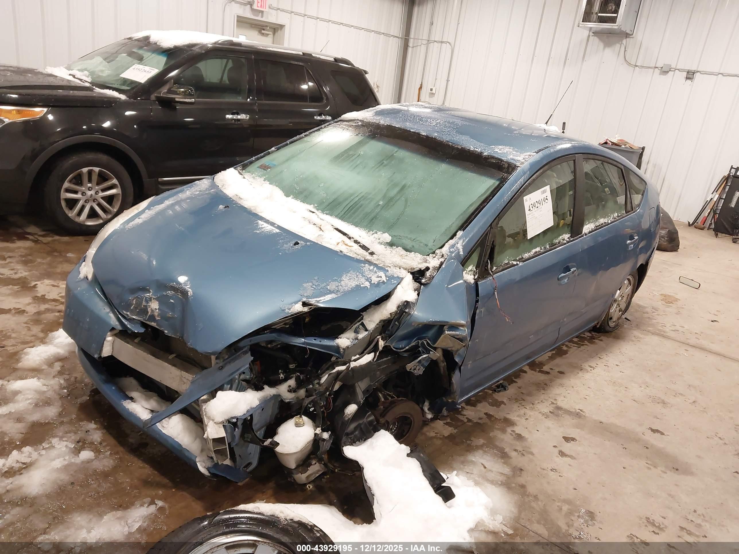 TOYOTA PRIUS image 2