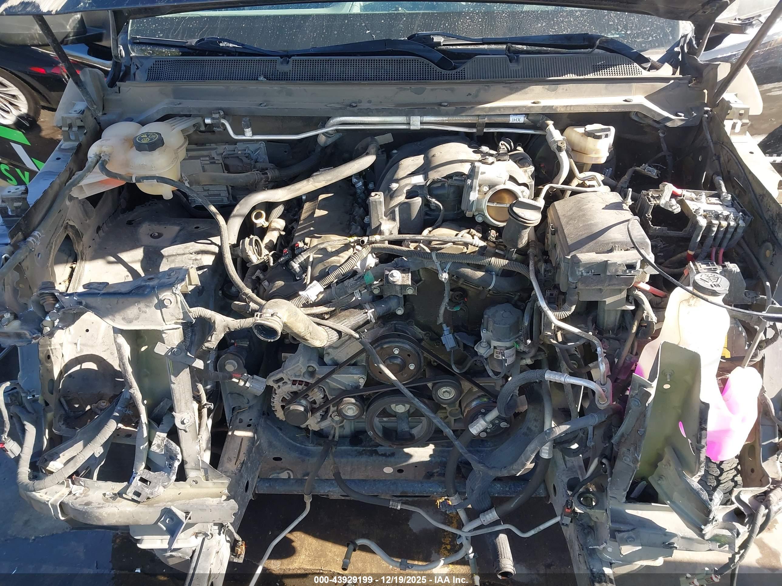 CHEVROLET COLORADO image 10