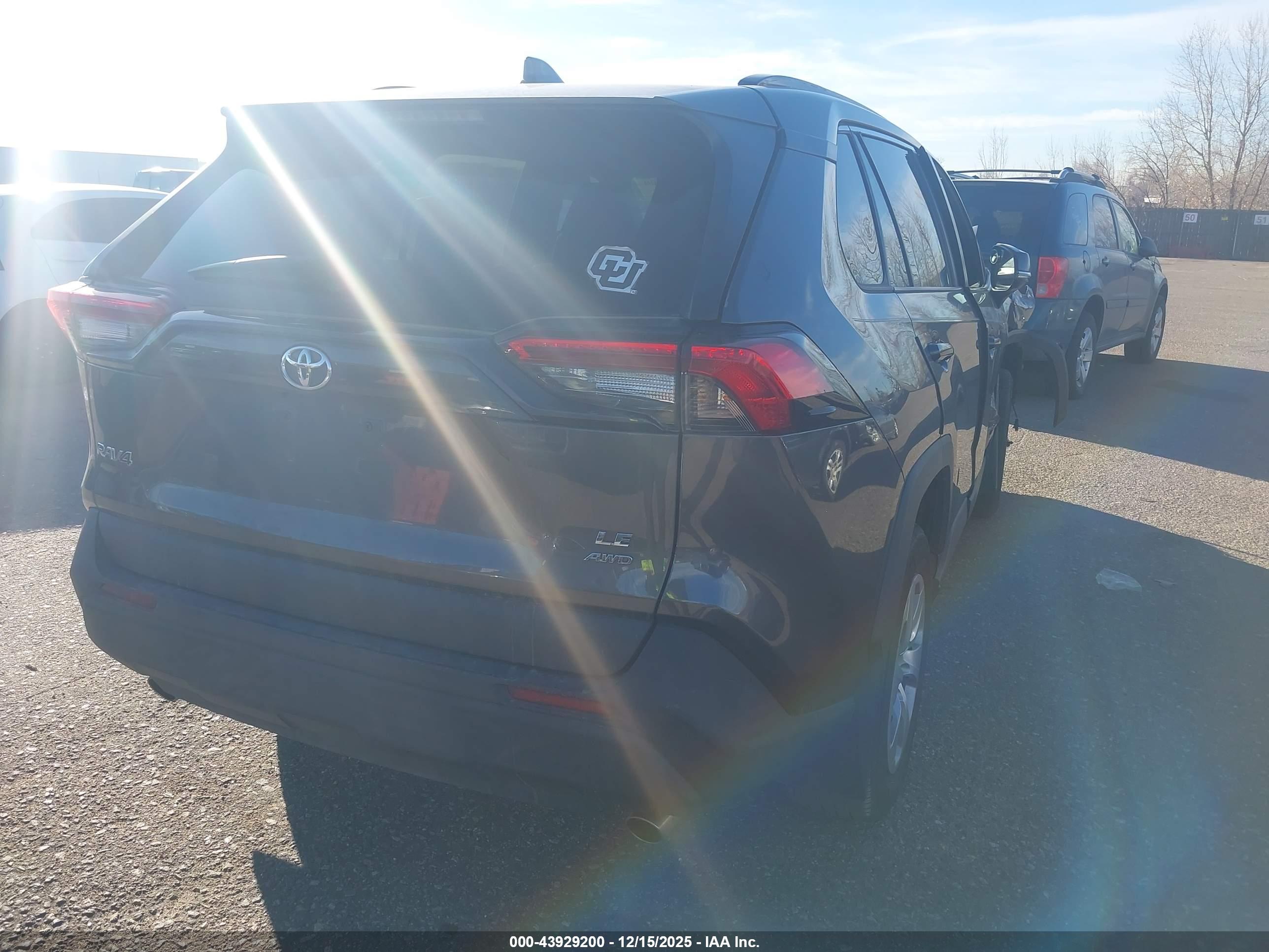 TOYOTA RAV4 image 4