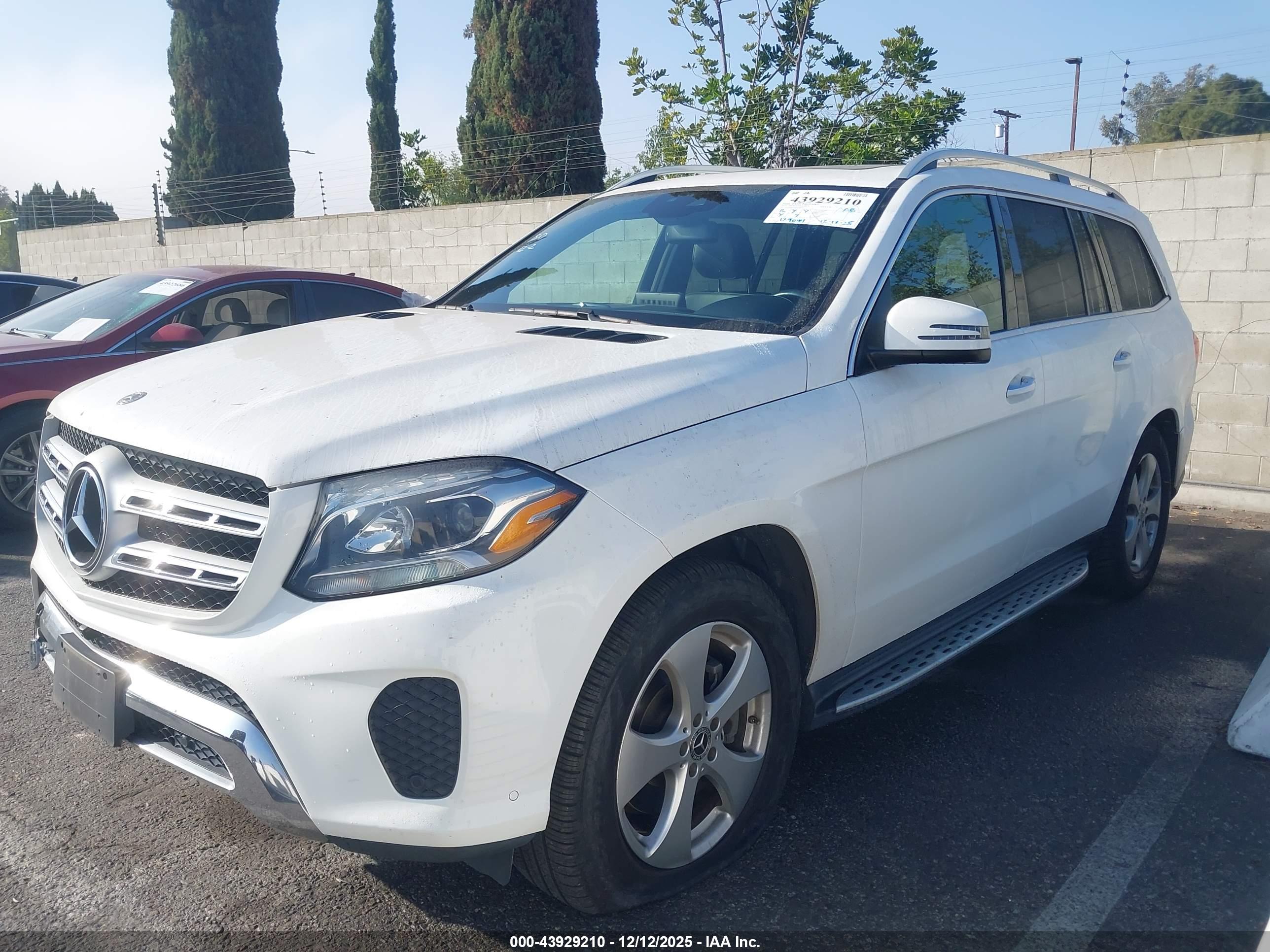 MERCEDES-BENZ GLS image 6