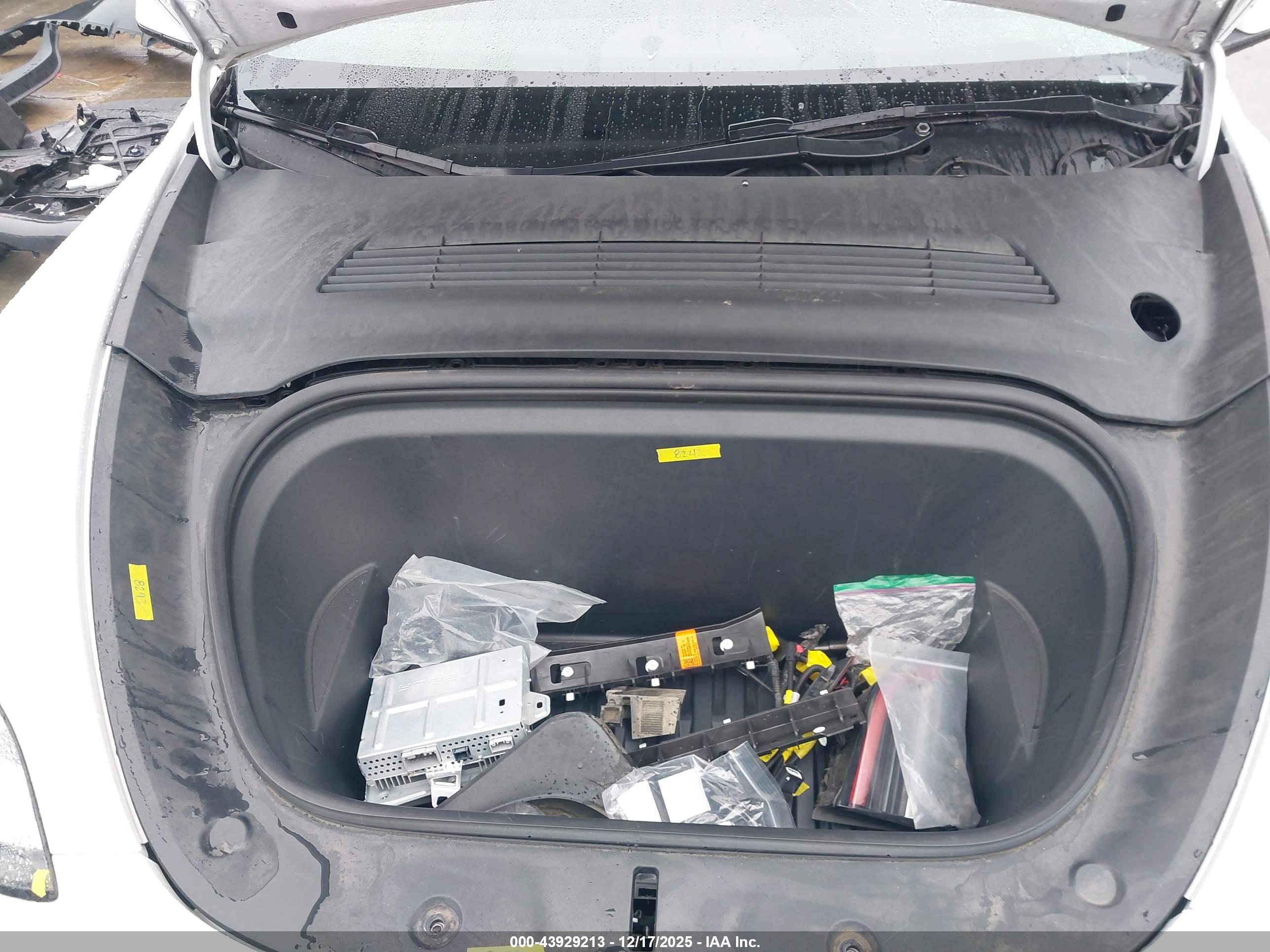 TESLA MODEL image 10
