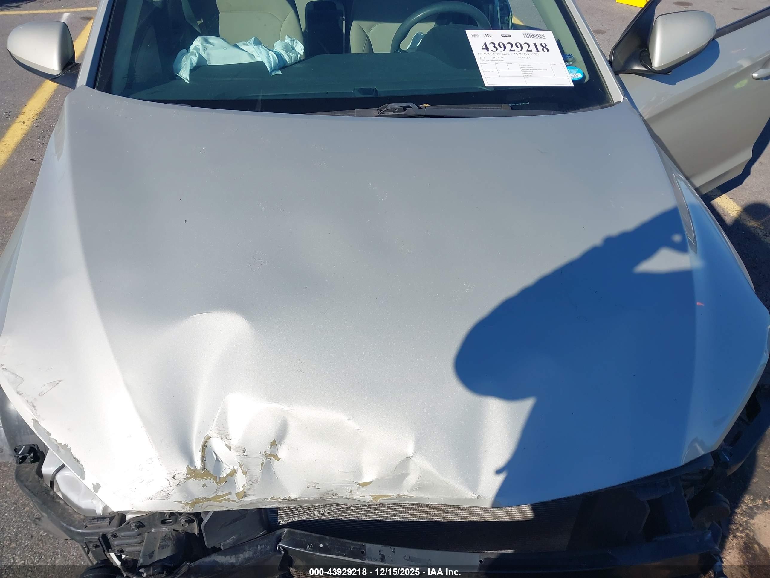 HYUNDAI ELANTRA image 10