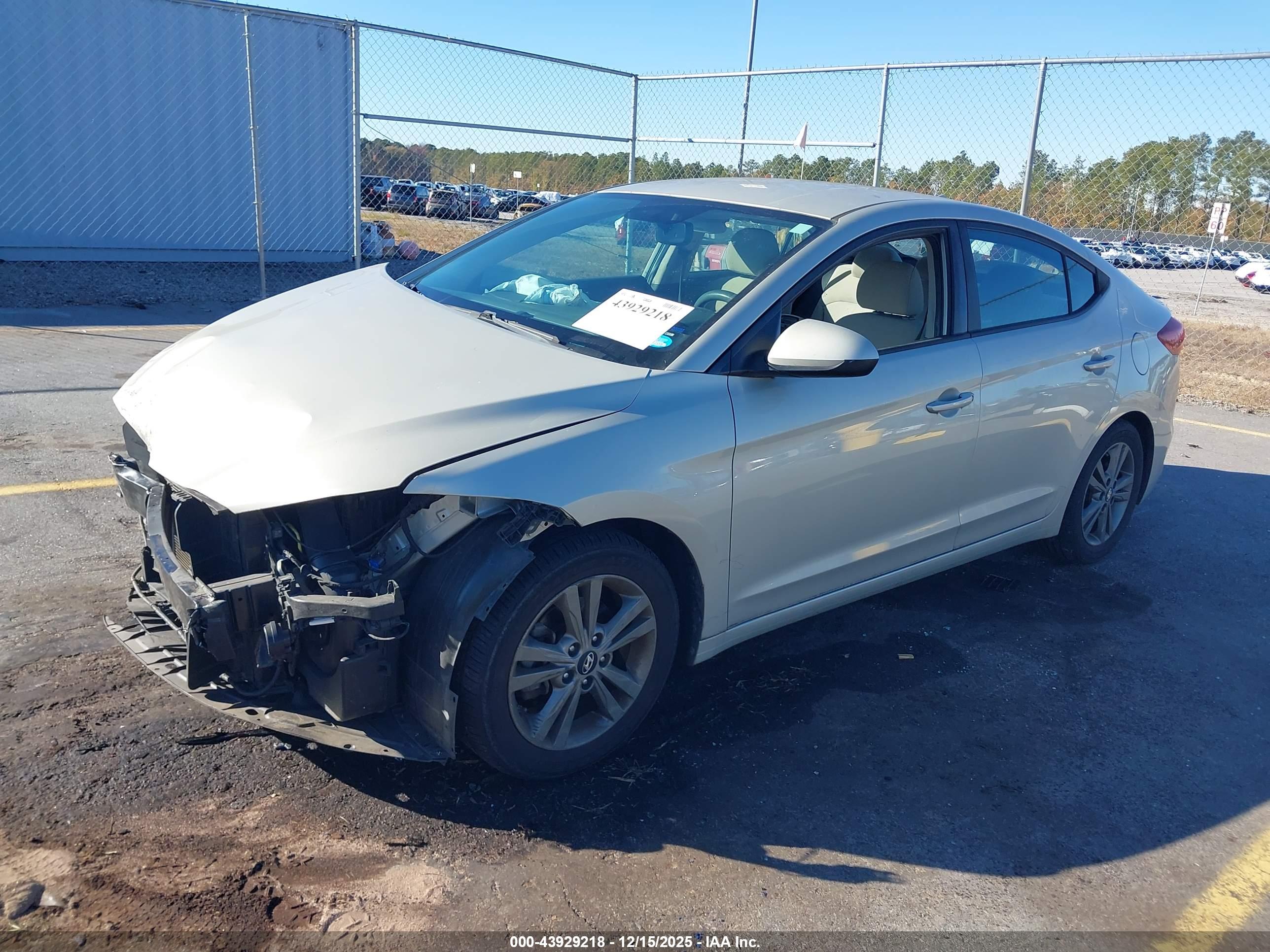 HYUNDAI ELANTRA image 2