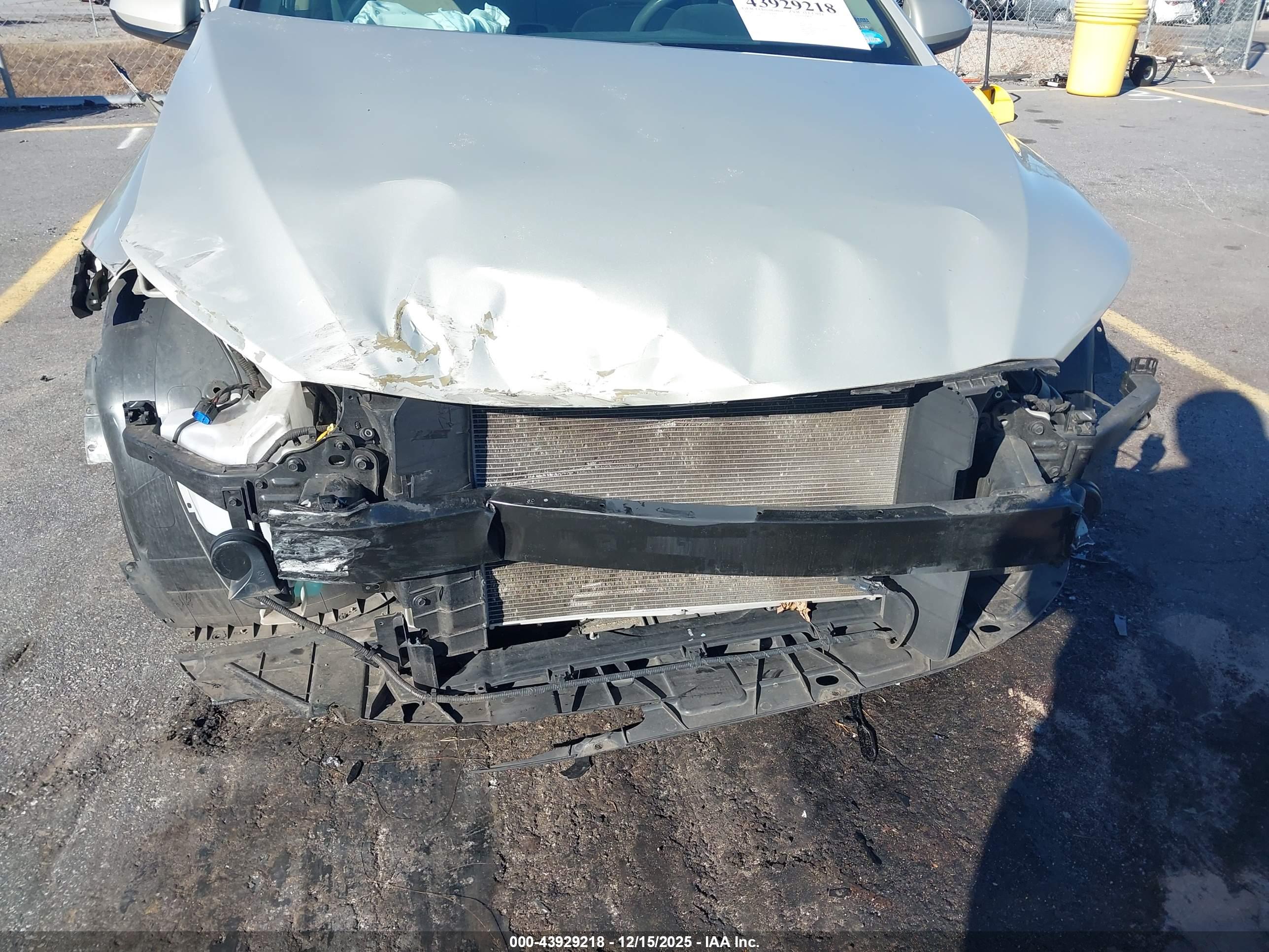 HYUNDAI ELANTRA image 6