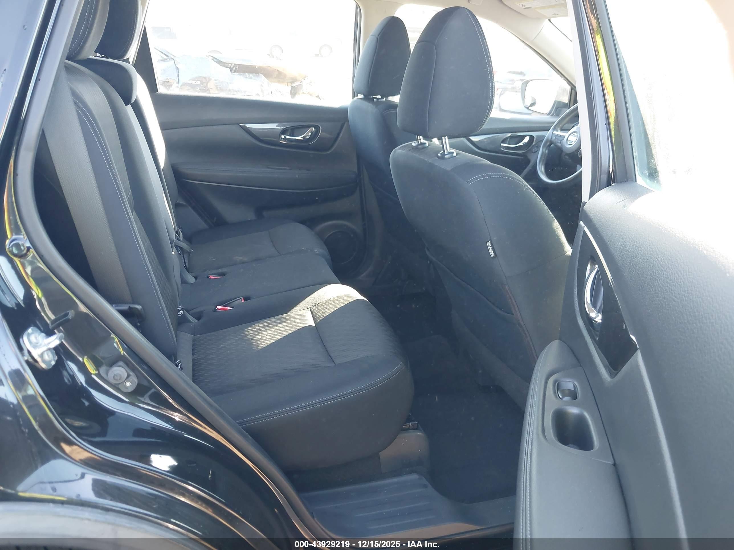 NISSAN ROGUE image 8