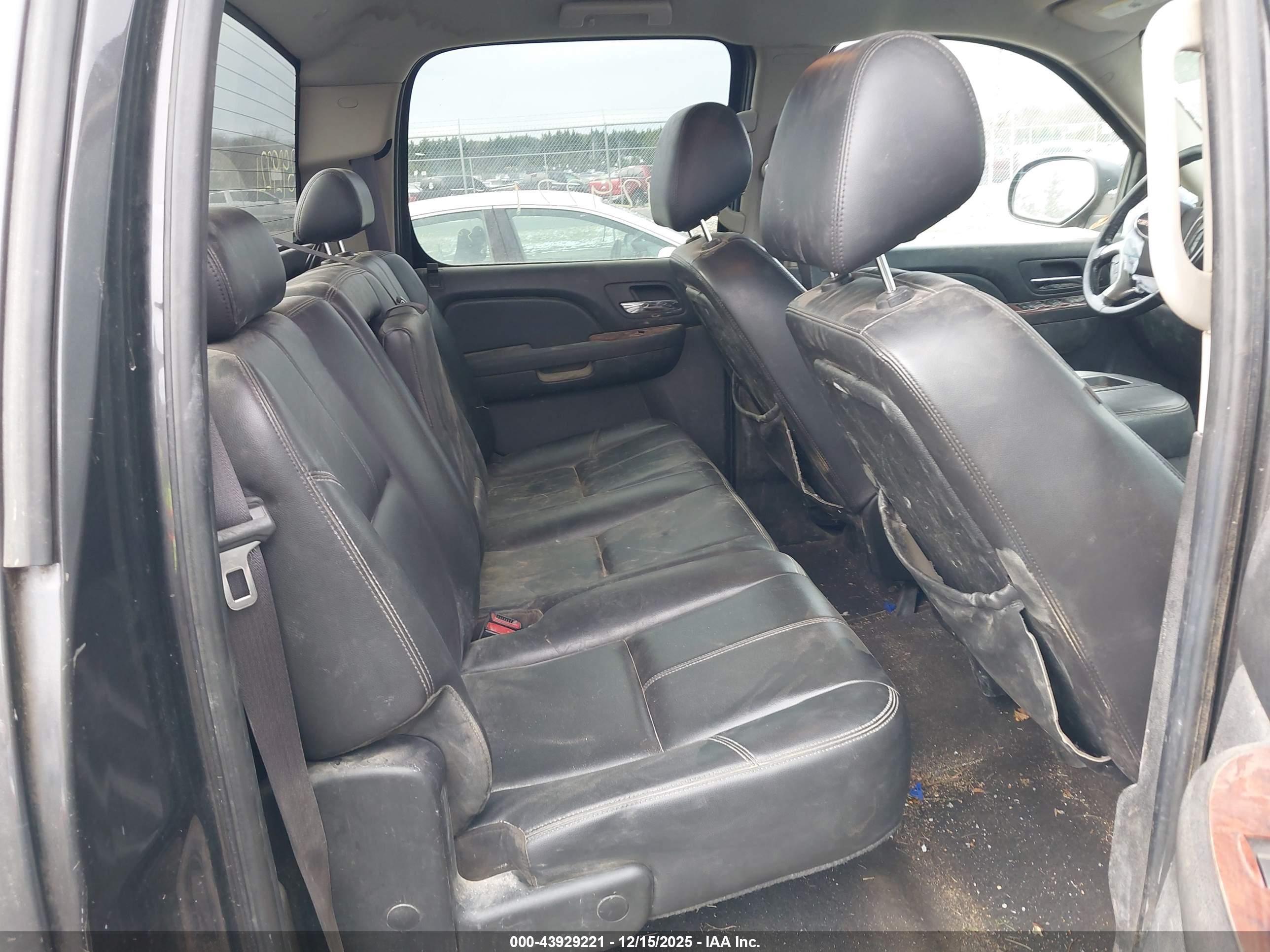 GMC SIERRA image 8