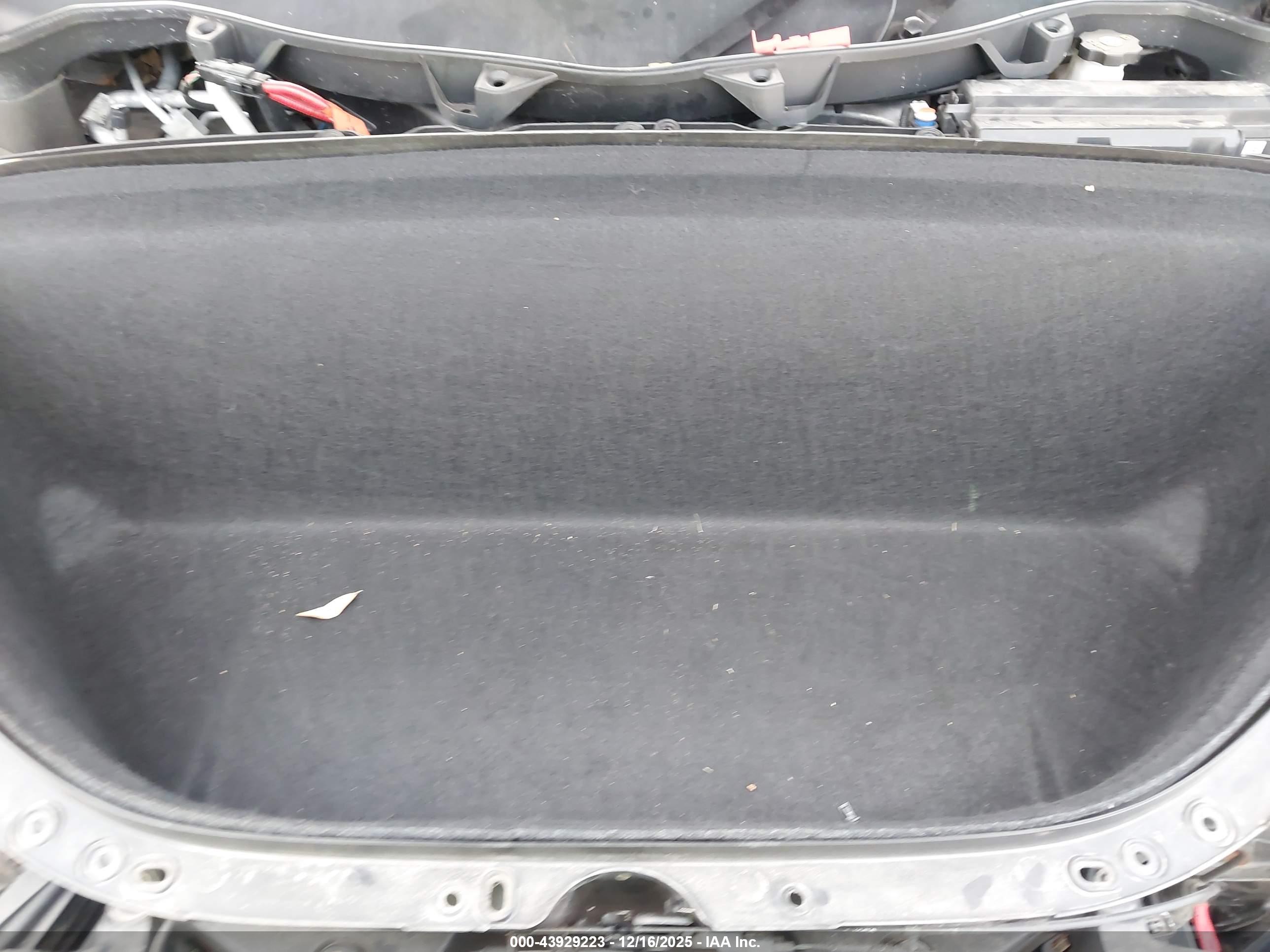TESLA MODEL image 10