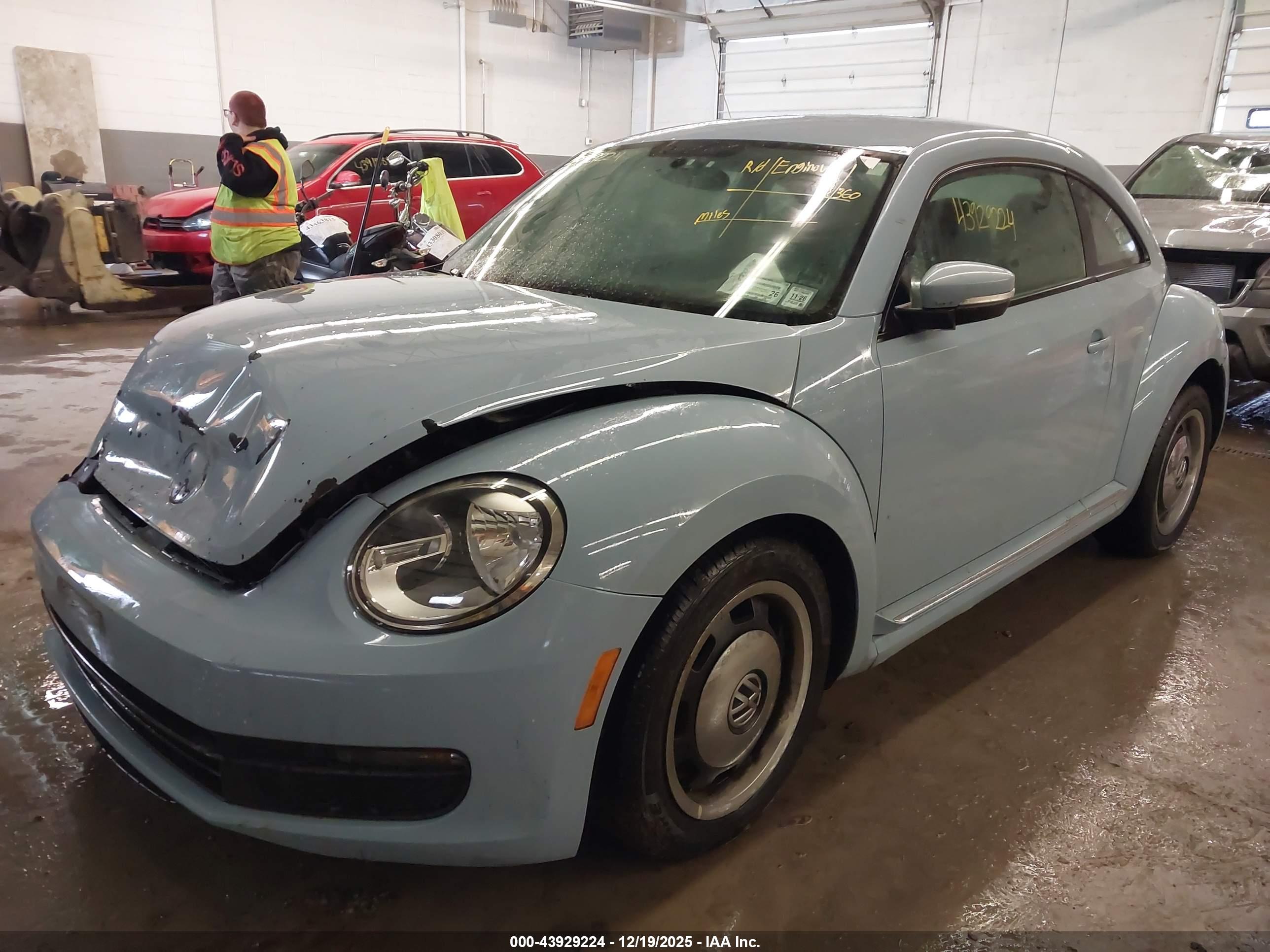VOLKSWAGEN BEETLE image 2