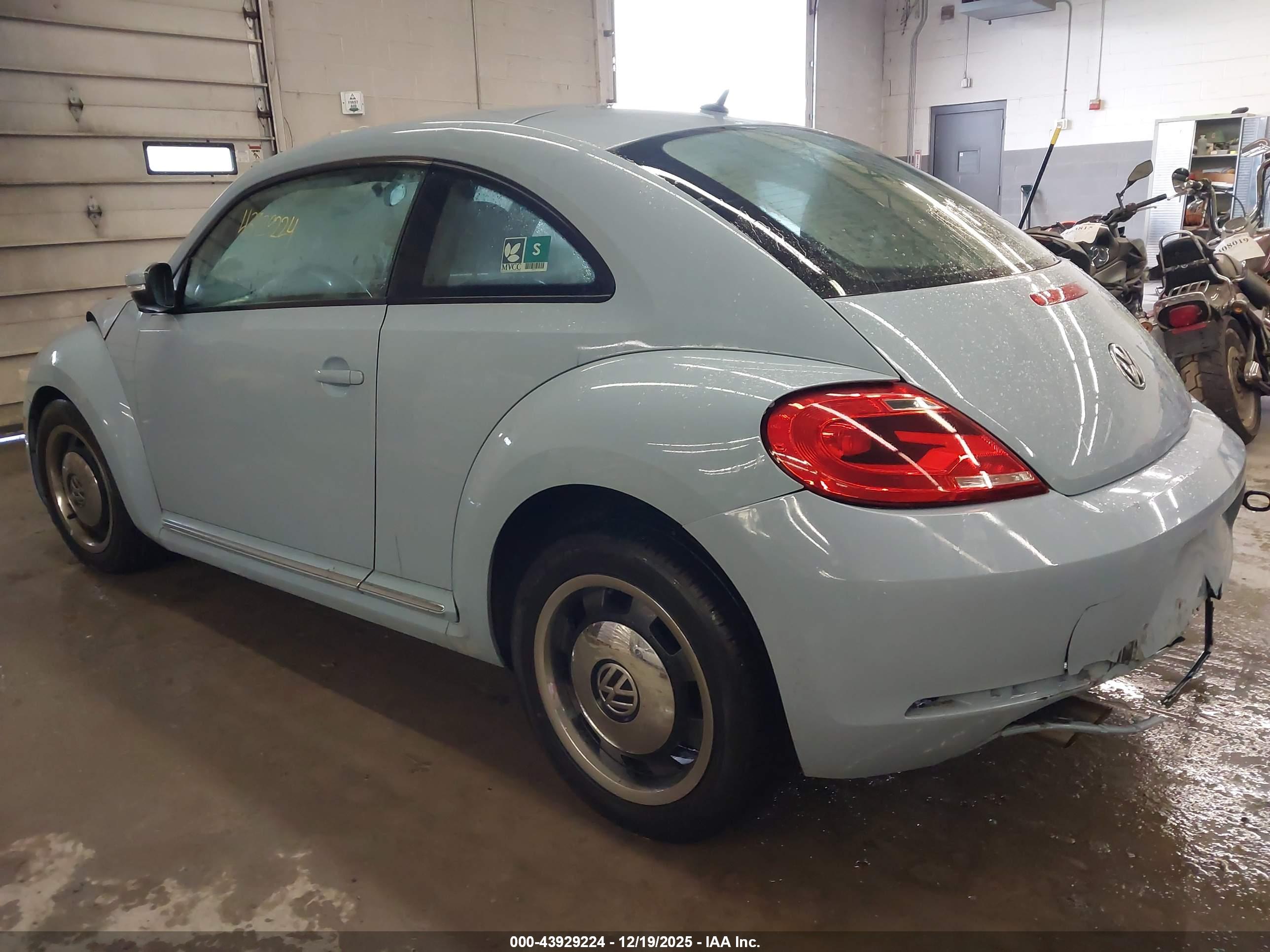 VOLKSWAGEN BEETLE image 3