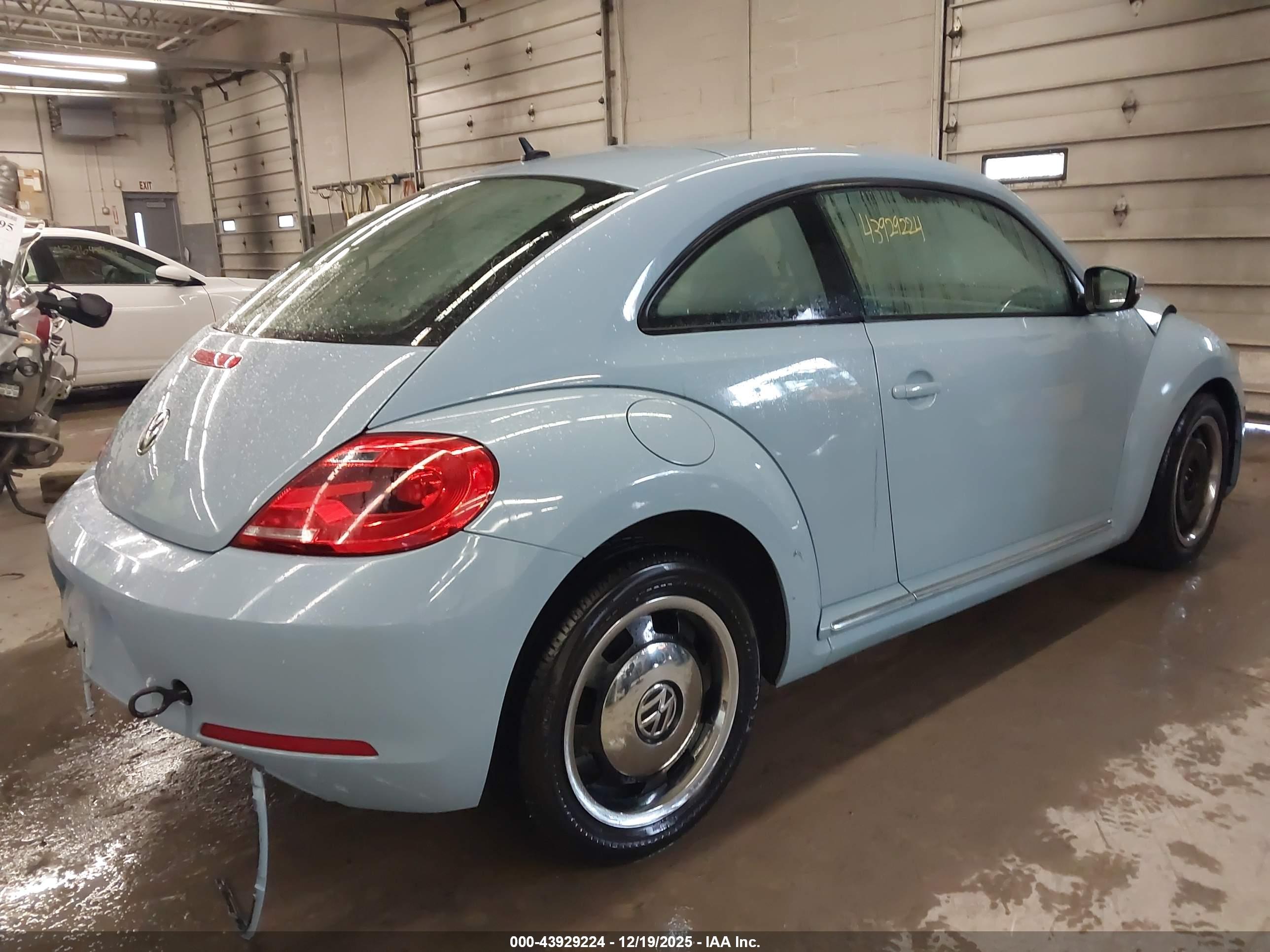 VOLKSWAGEN BEETLE image 4