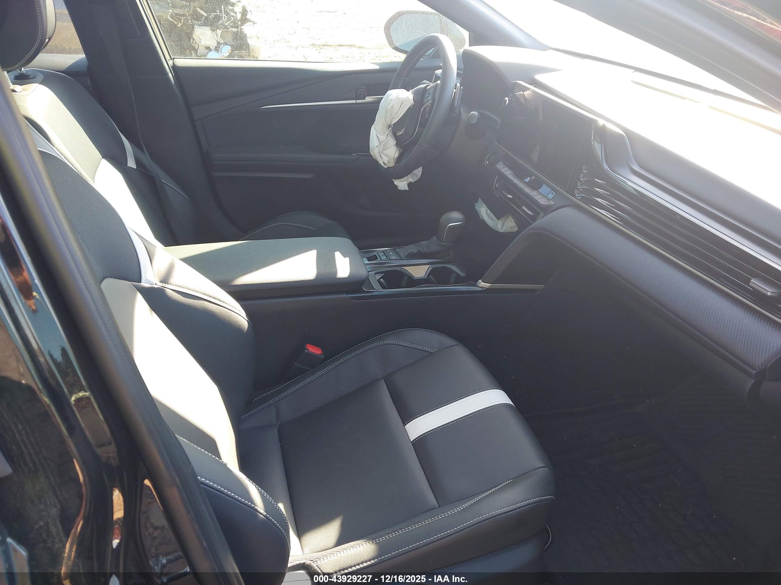 TOYOTA CAMRY image 5