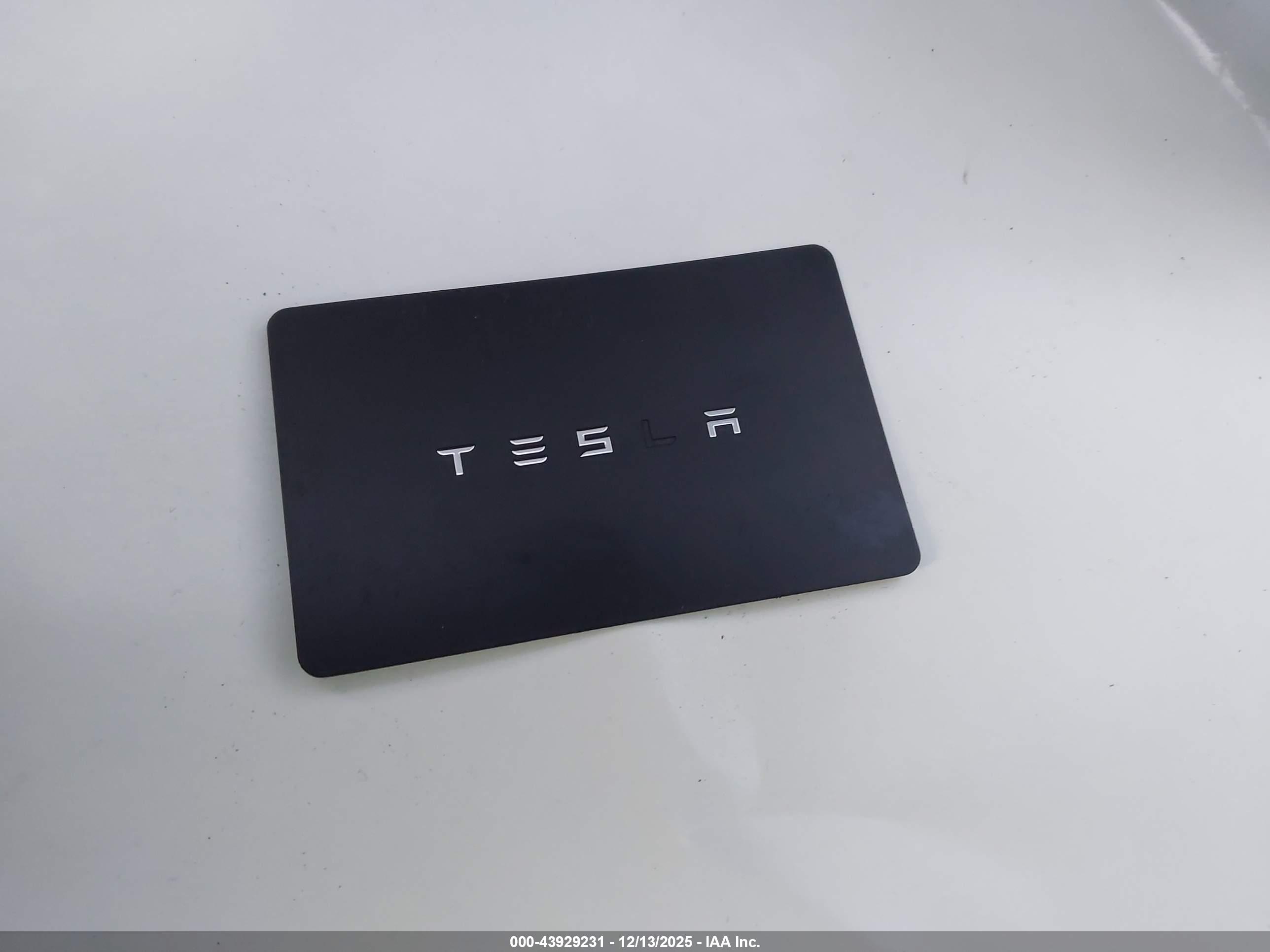 TESLA MODEL image 11