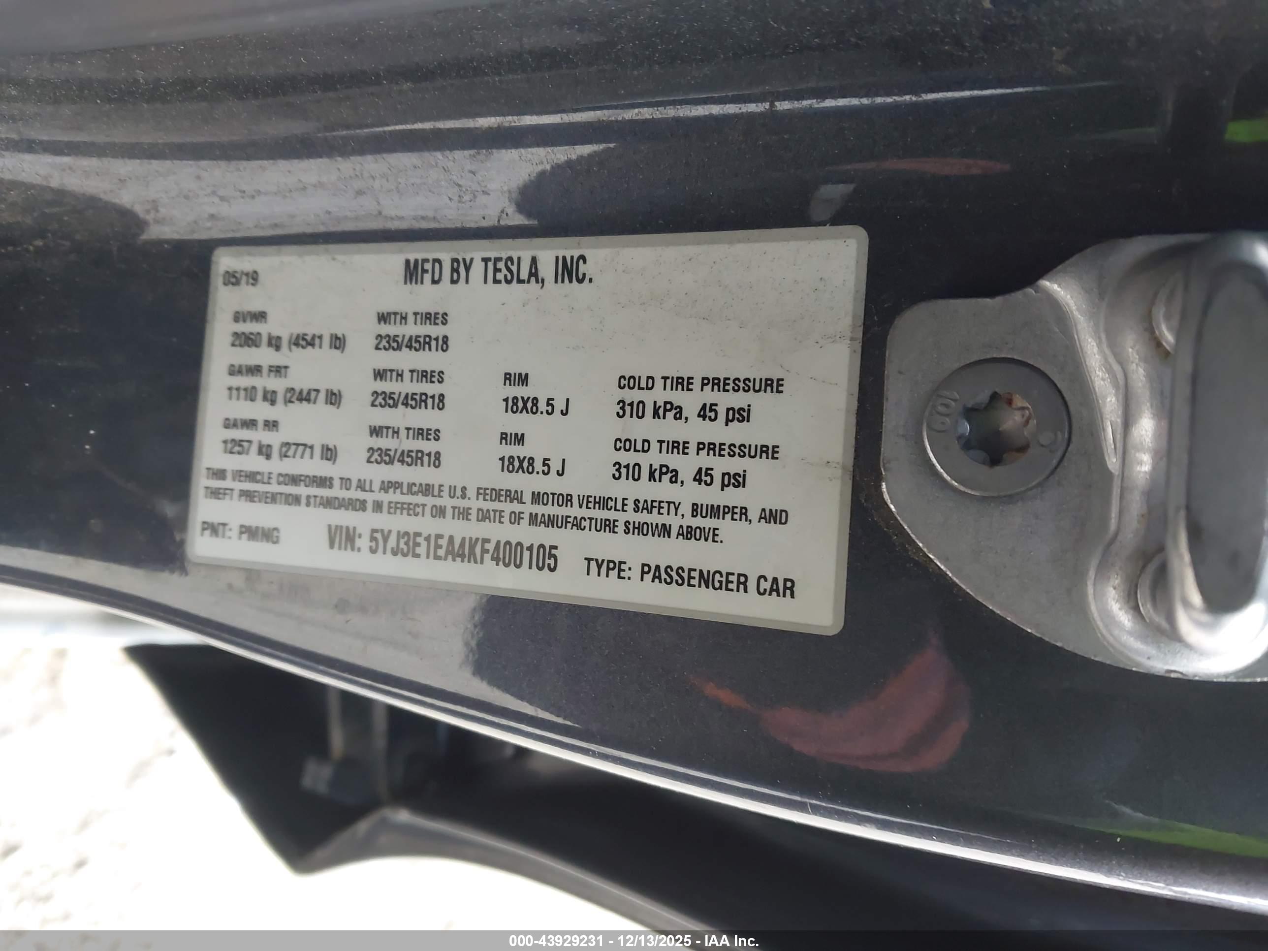 TESLA MODEL image 9