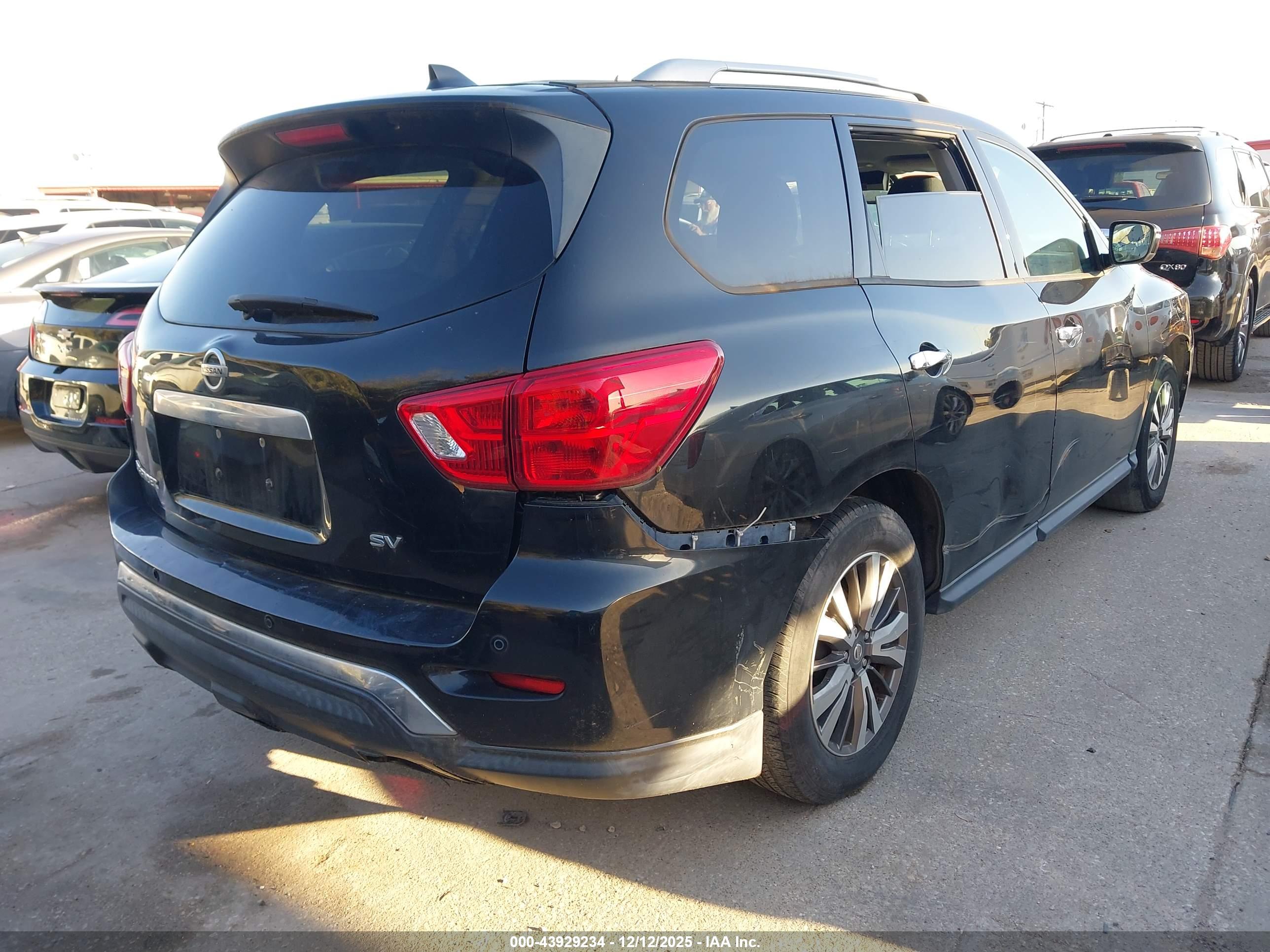 NISSAN PATHFINDER image 4