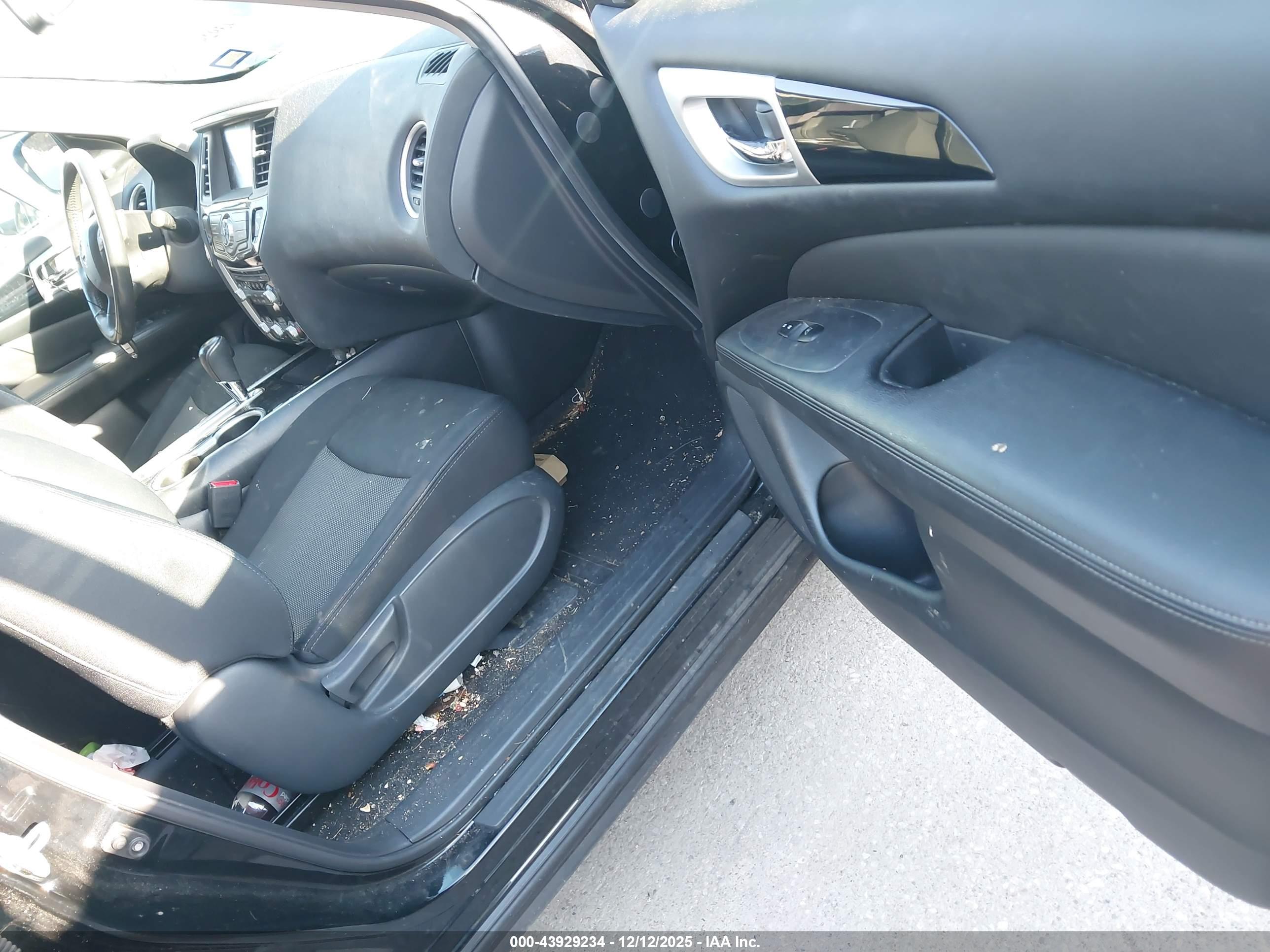 NISSAN PATHFINDER image 5