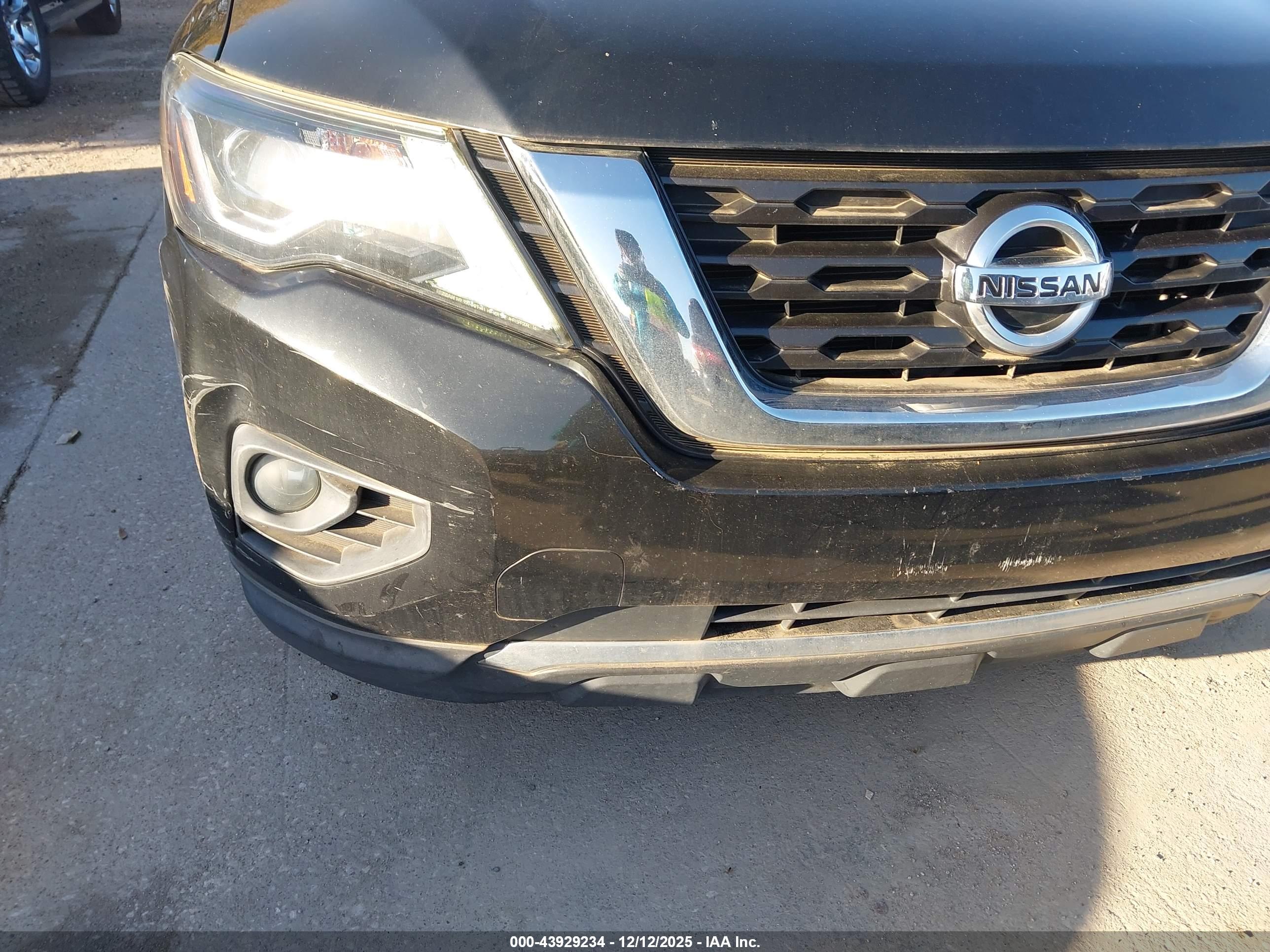 NISSAN PATHFINDER image 6