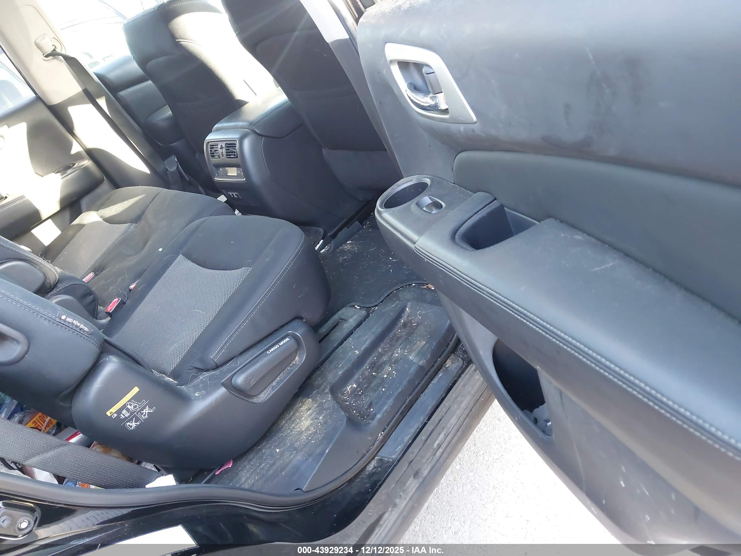 NISSAN PATHFINDER image 8