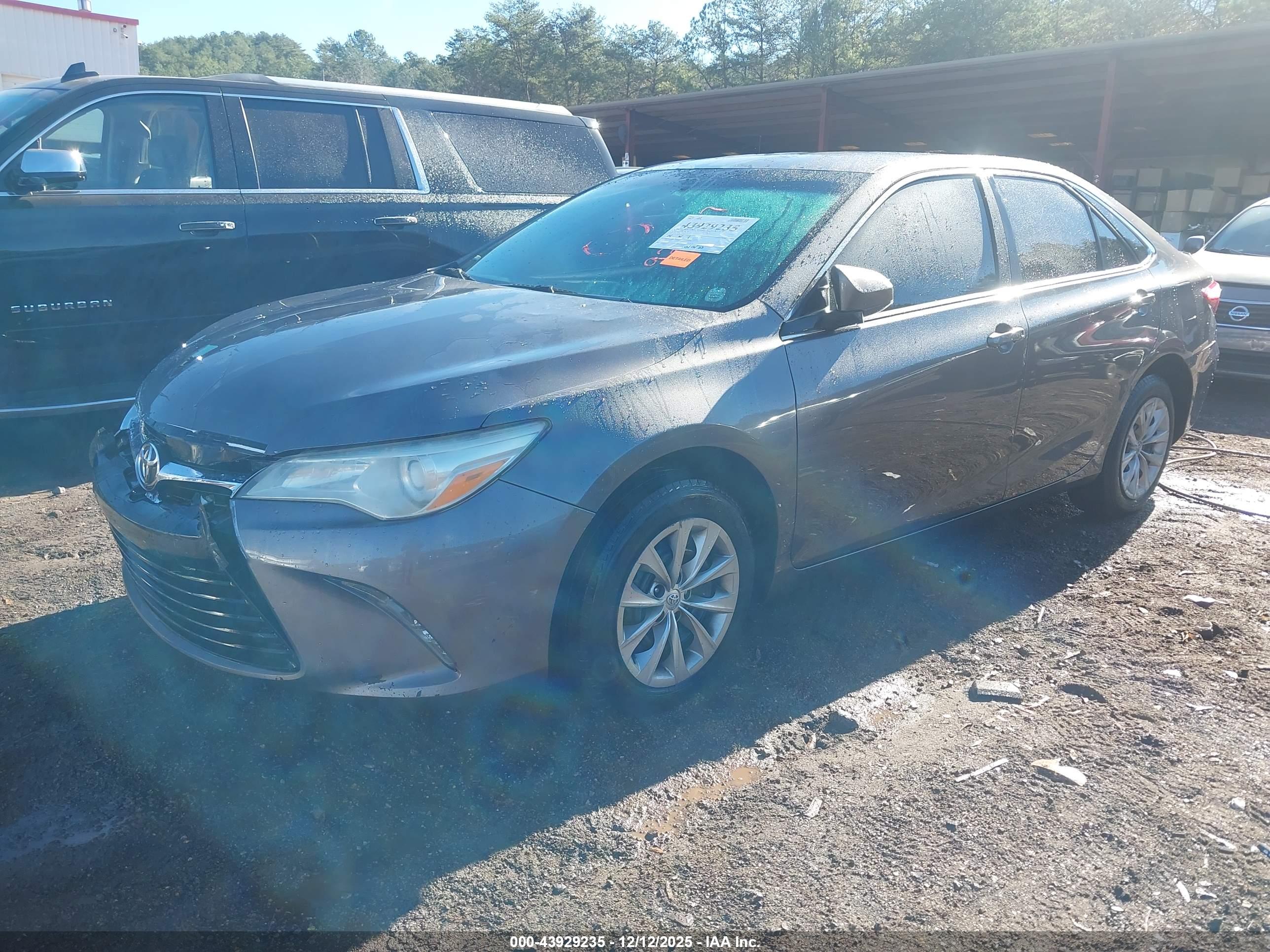 TOYOTA CAMRY image 2