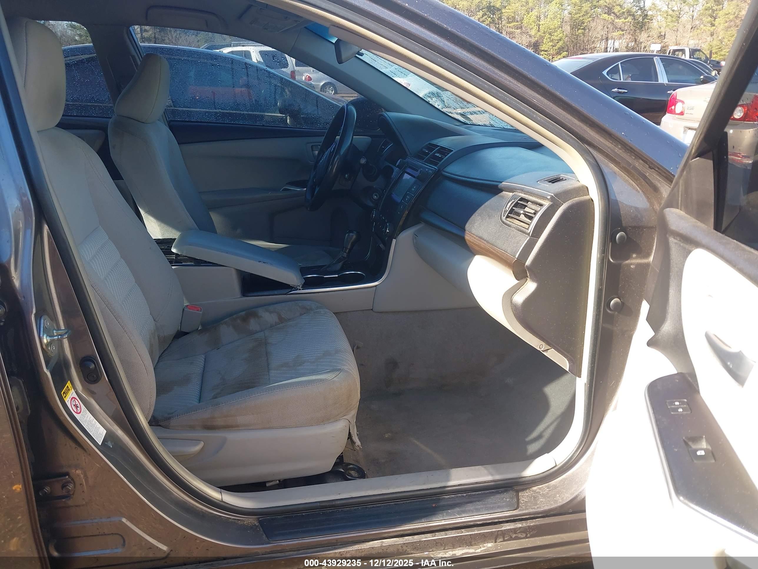 TOYOTA CAMRY image 5