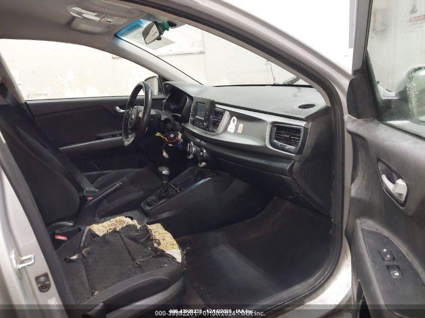 KIA RIO image 5