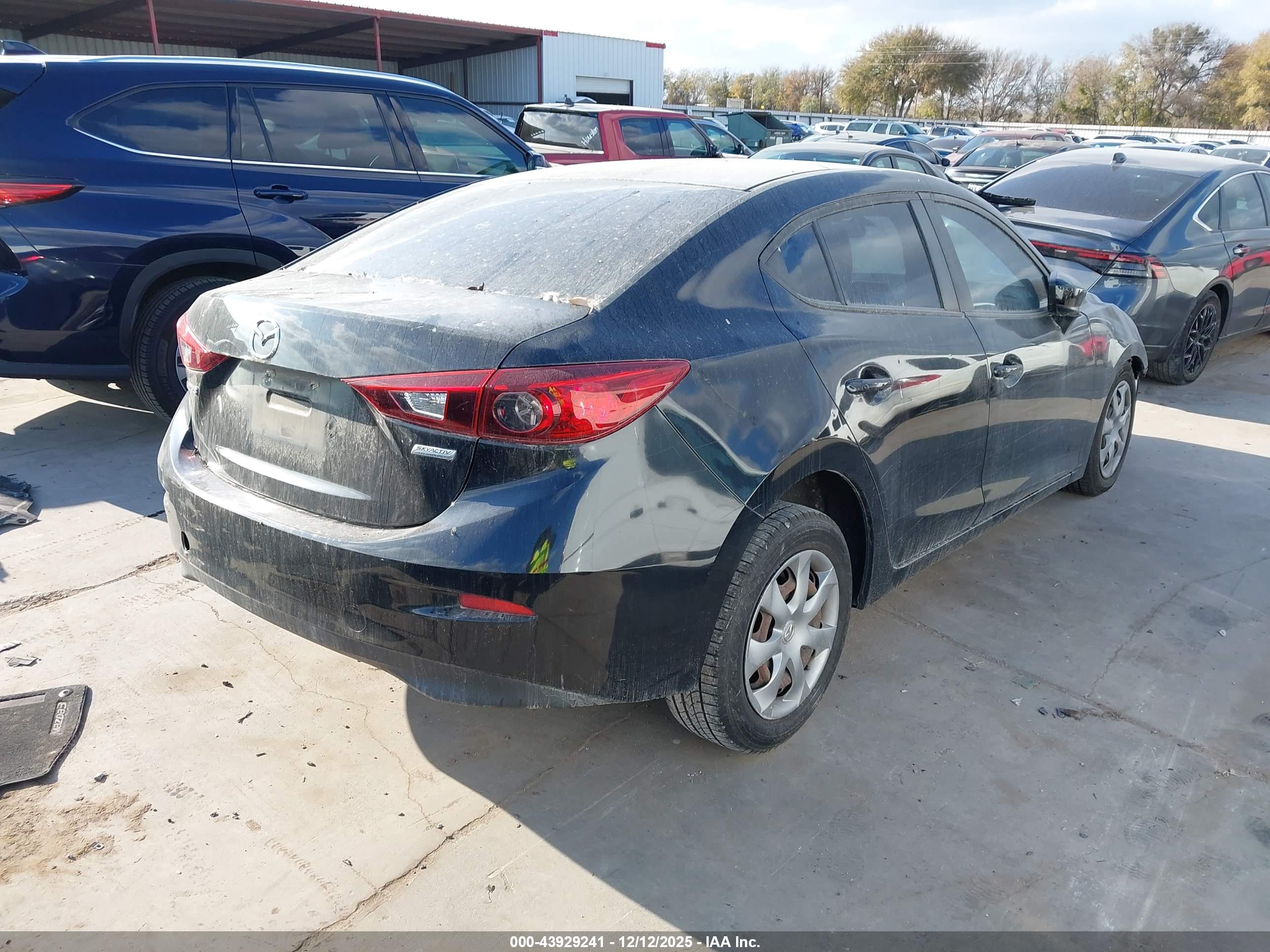 MAZDA MAZDA3 image 4