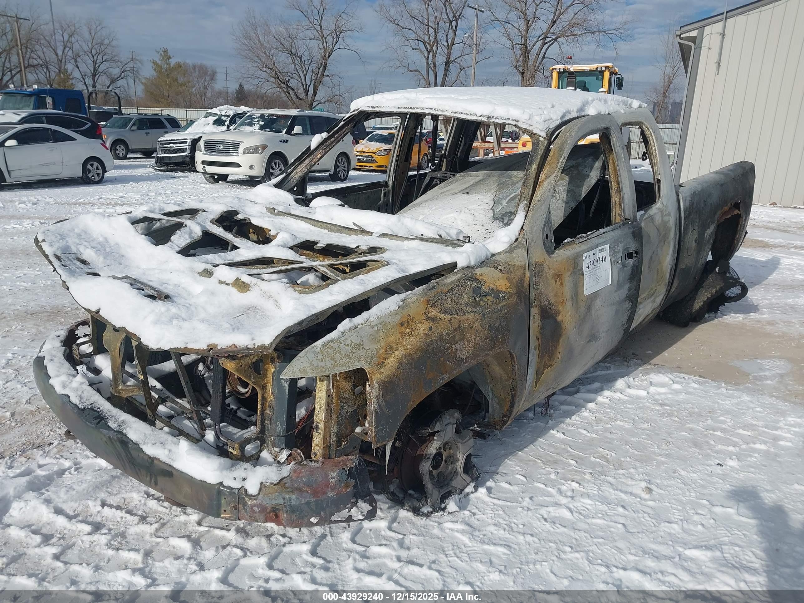 CHEVROLET SILVERADO image 6