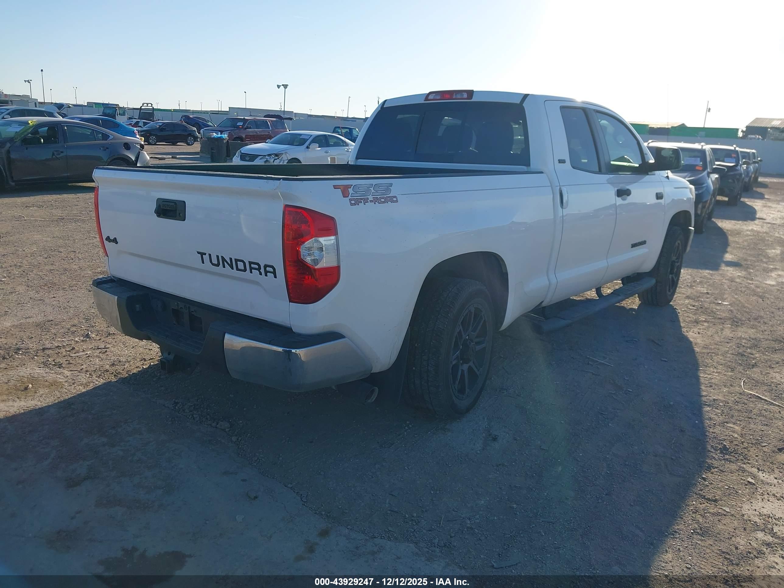 TOYOTA TUNDRA image 4